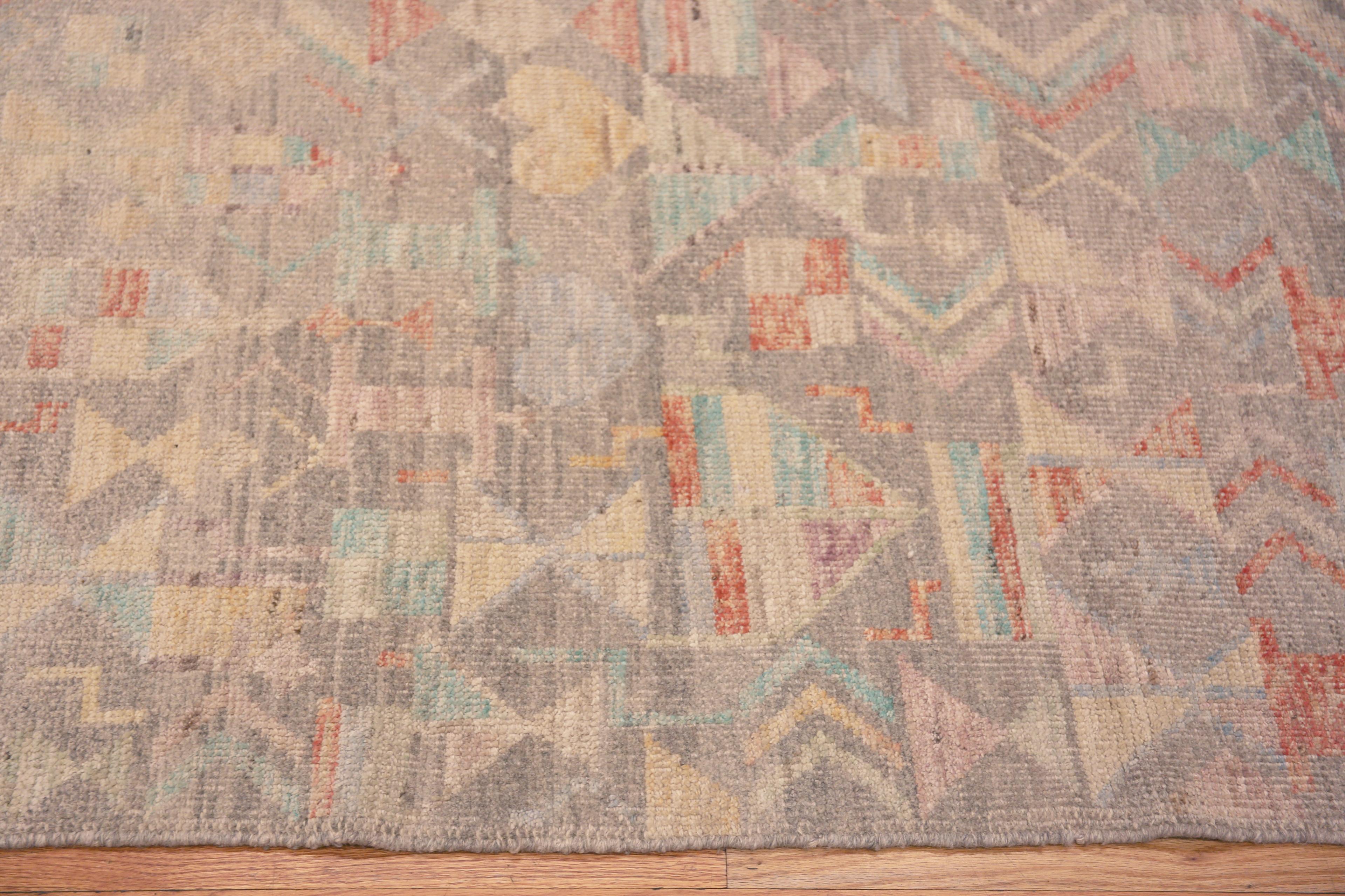 Noué à la main Tapis de course tribal primitif géométrique moderne Collection Nazmiyal, 2'10