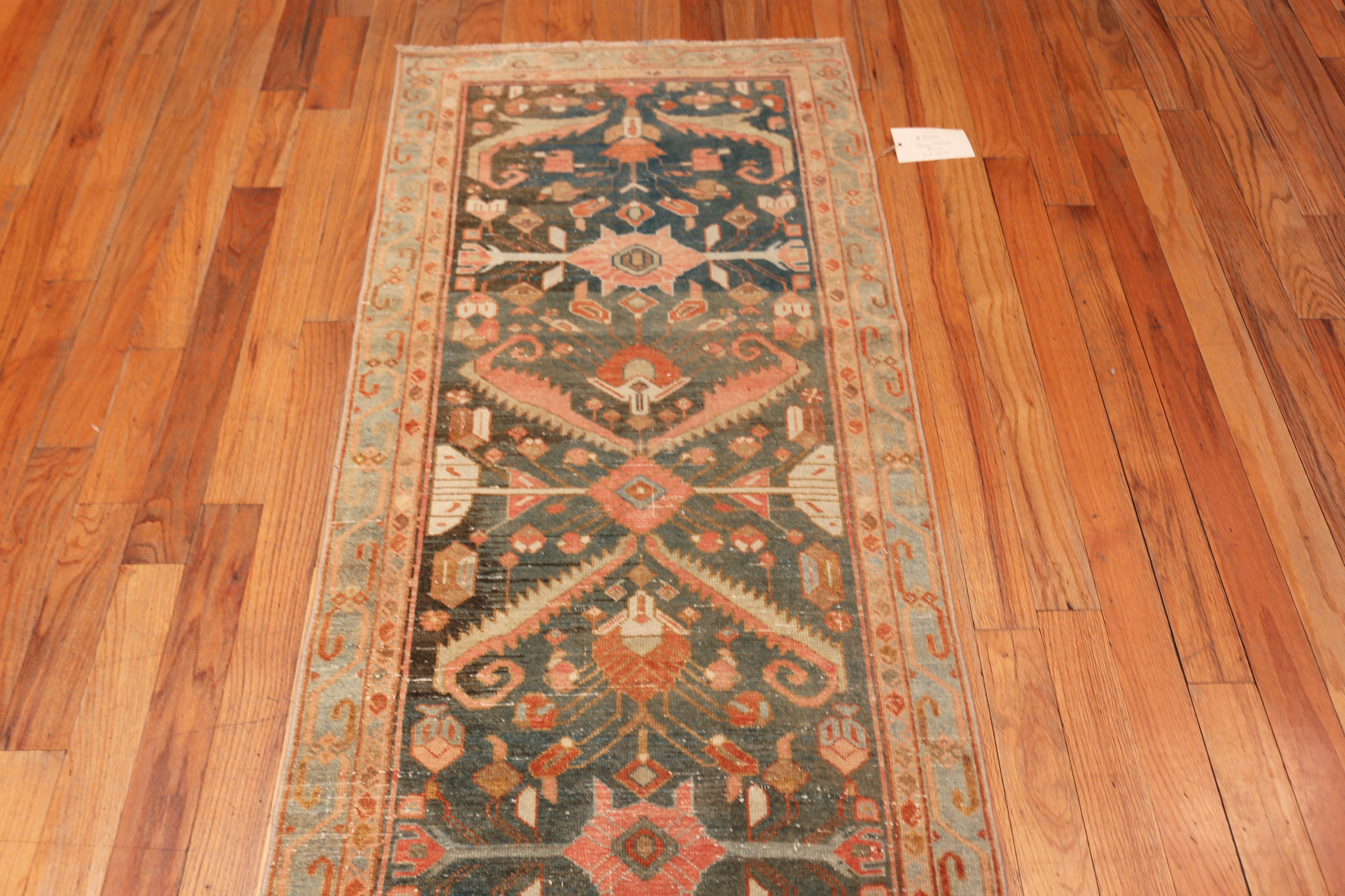 Nazmiyal Collection Tribal Vintage Malayer Läufer Teppich 2 ft 8 in x 9 ft 7 in (20. Jahrhundert) im Angebot