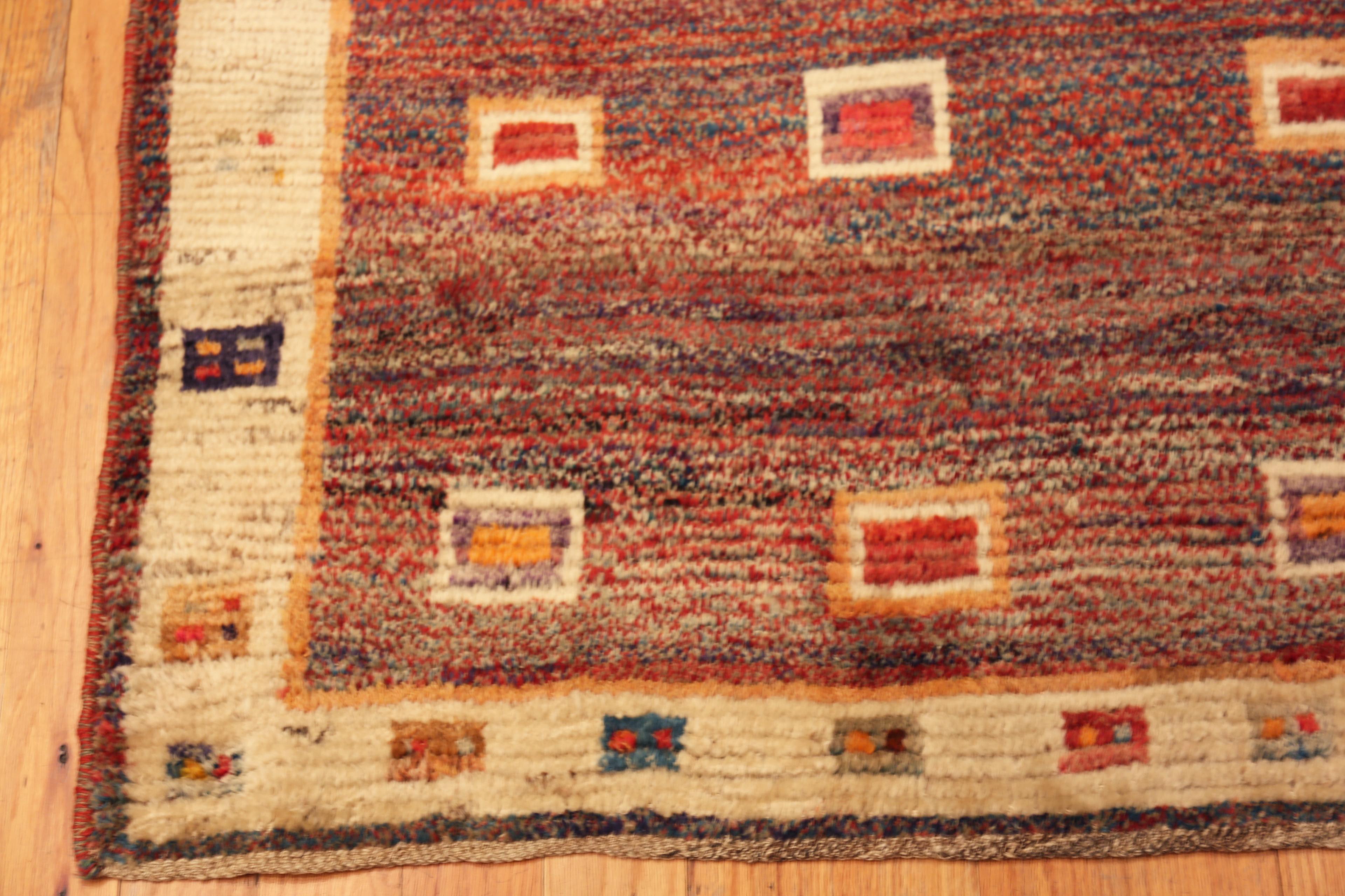 Nazmiyal Collection Vintage Gabbeh Teppich Quadratische Motive und Tribal 3' 7