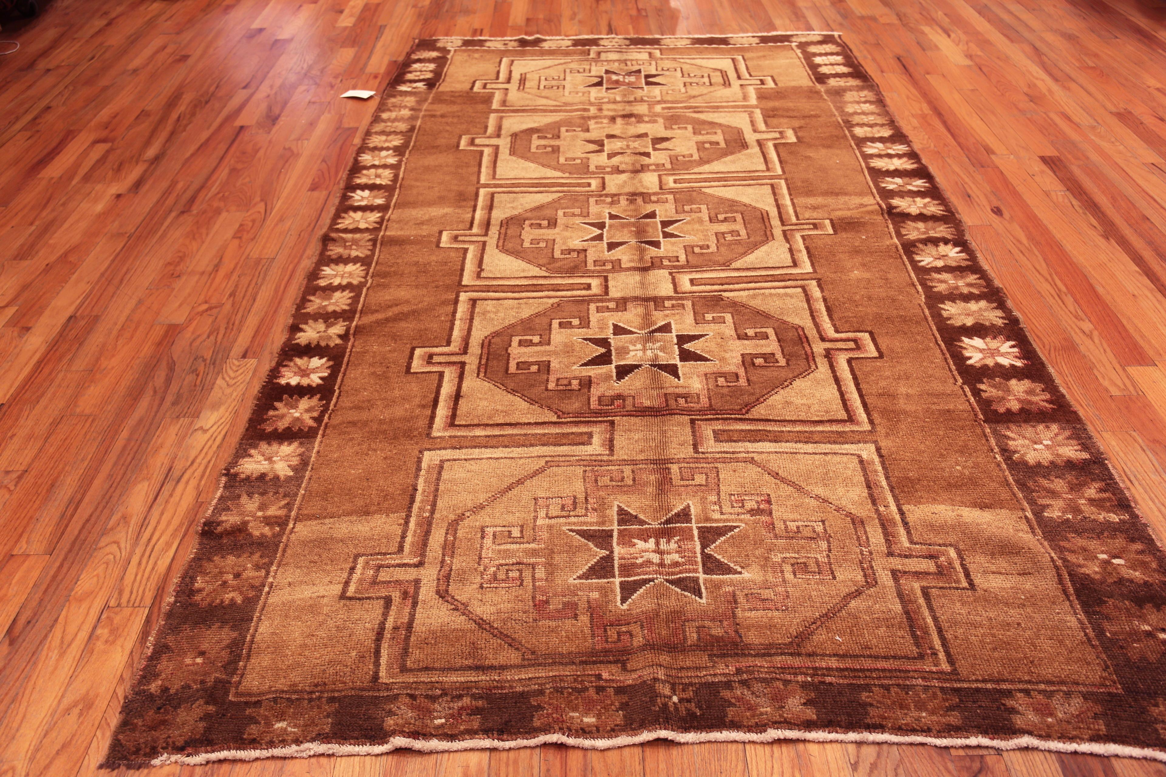 Beautiful Eight-Pointed Star Vintage Kars Rug From Turkey, Country Of Origin: Turkey, Circa date: Vintage – One thing that makes Kars rugs some of the favorites in the world of rug collecting is that you can find a wide diversity of designs ranging