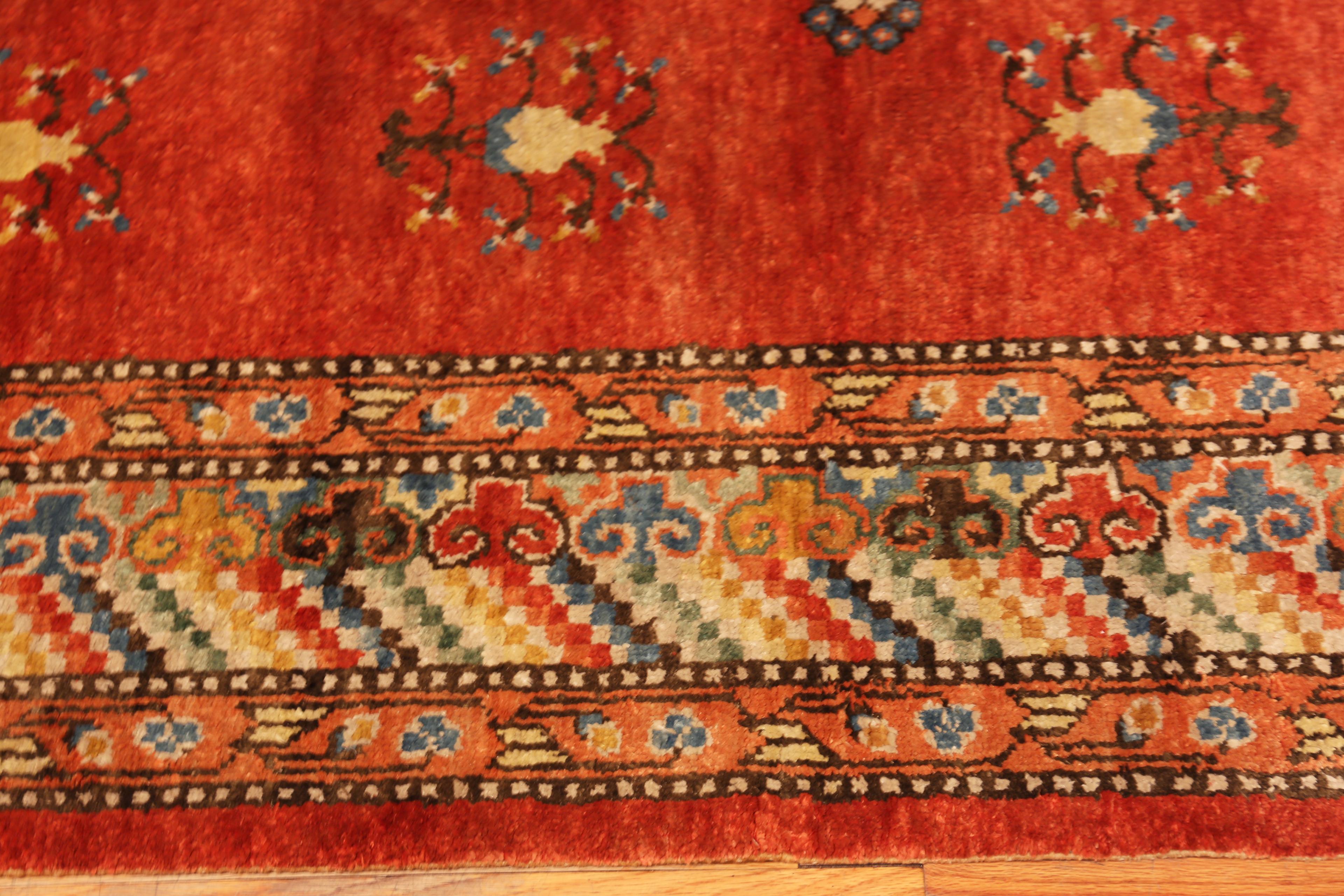 Nazmiyal Collection Vintage Khotan Teppich 5 ft x 8 ft (Ostturkestanisch) im Angebot