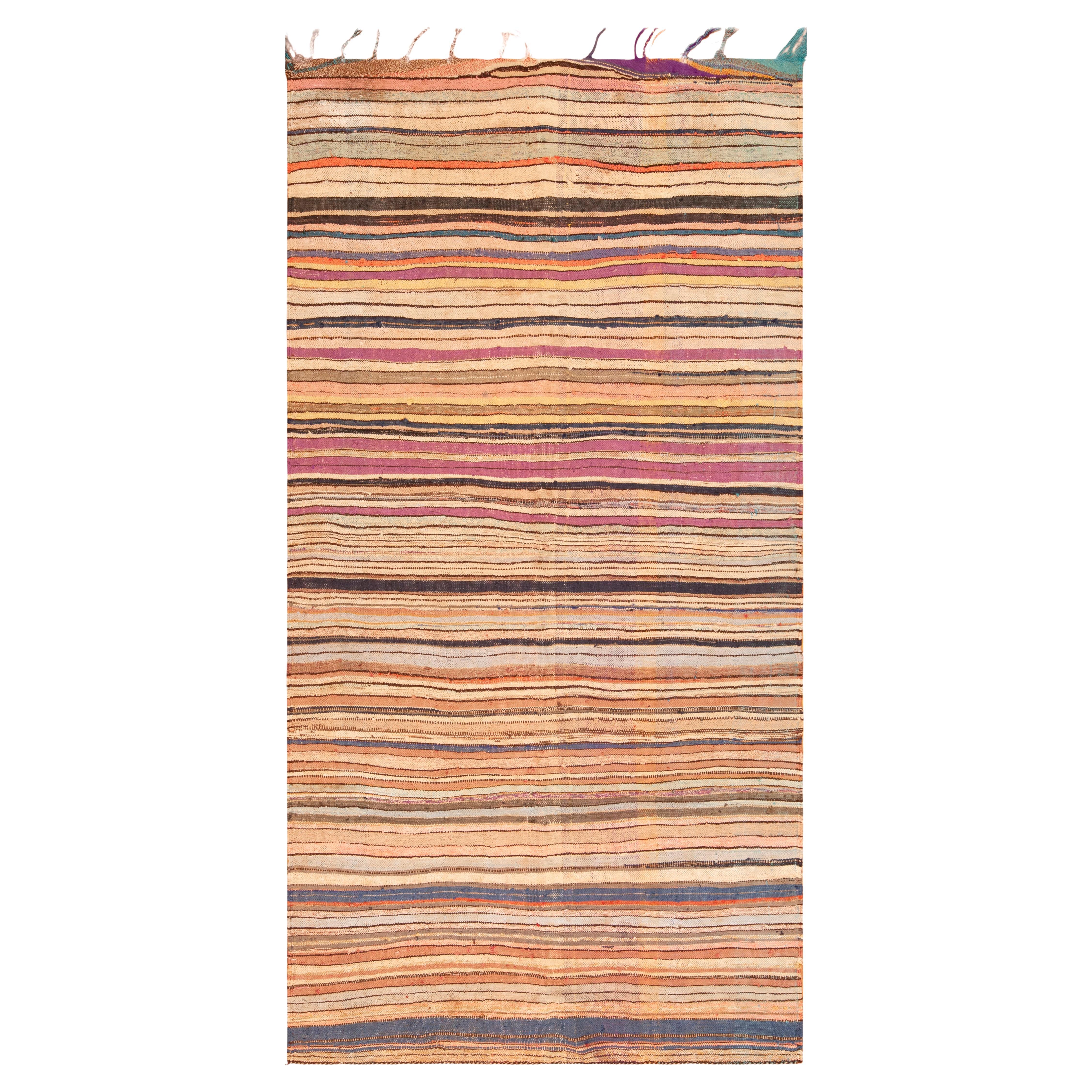 Nazmiyal Collection Vintage Moroccan Kilim Rug 4 ft 8 in x 9 ft For Sale