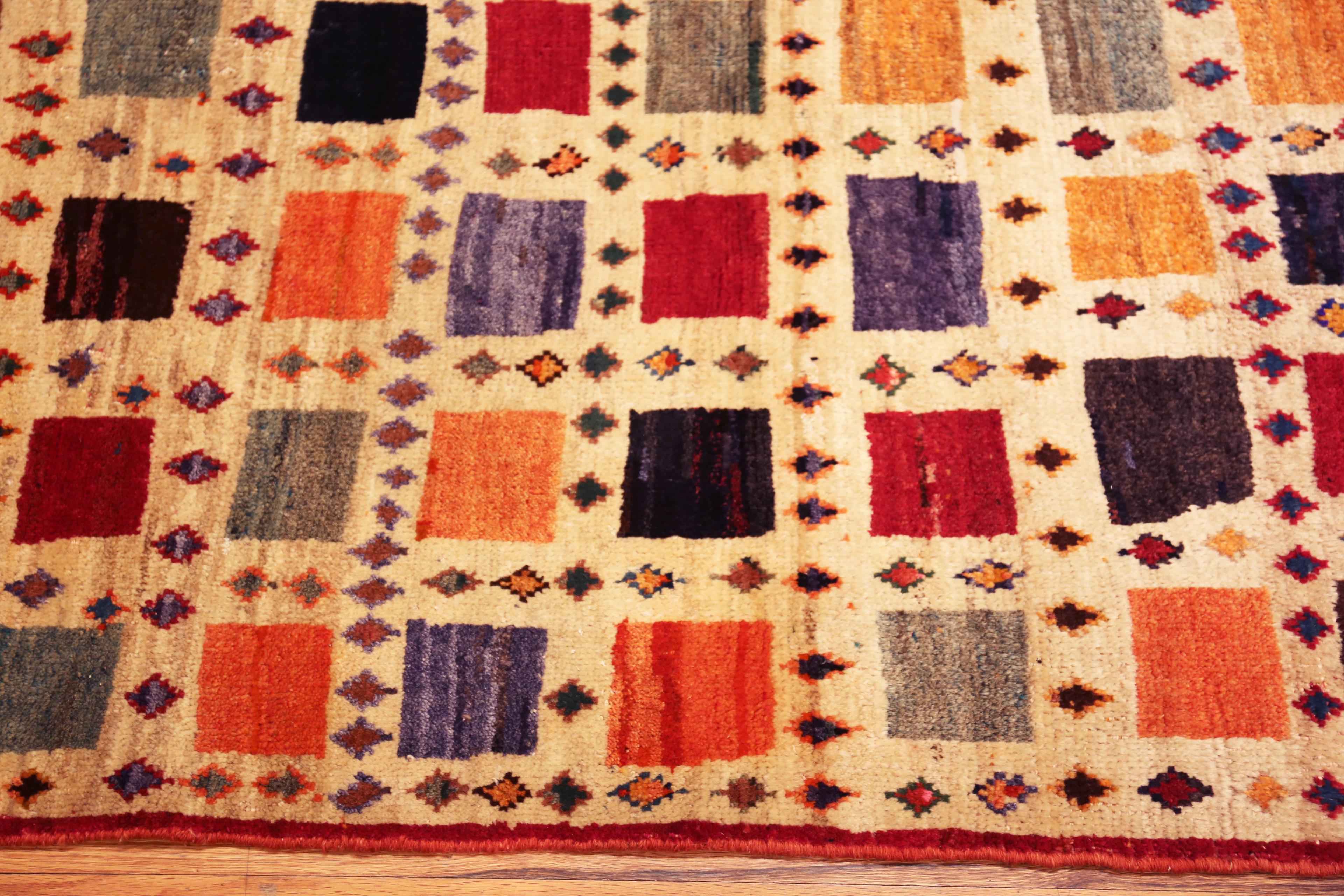 Annodato a mano Tappeto Nazmiyal Collection Vintage Persian Gabbeh 2 ft 10 in x 4 ft 2 in in vendita