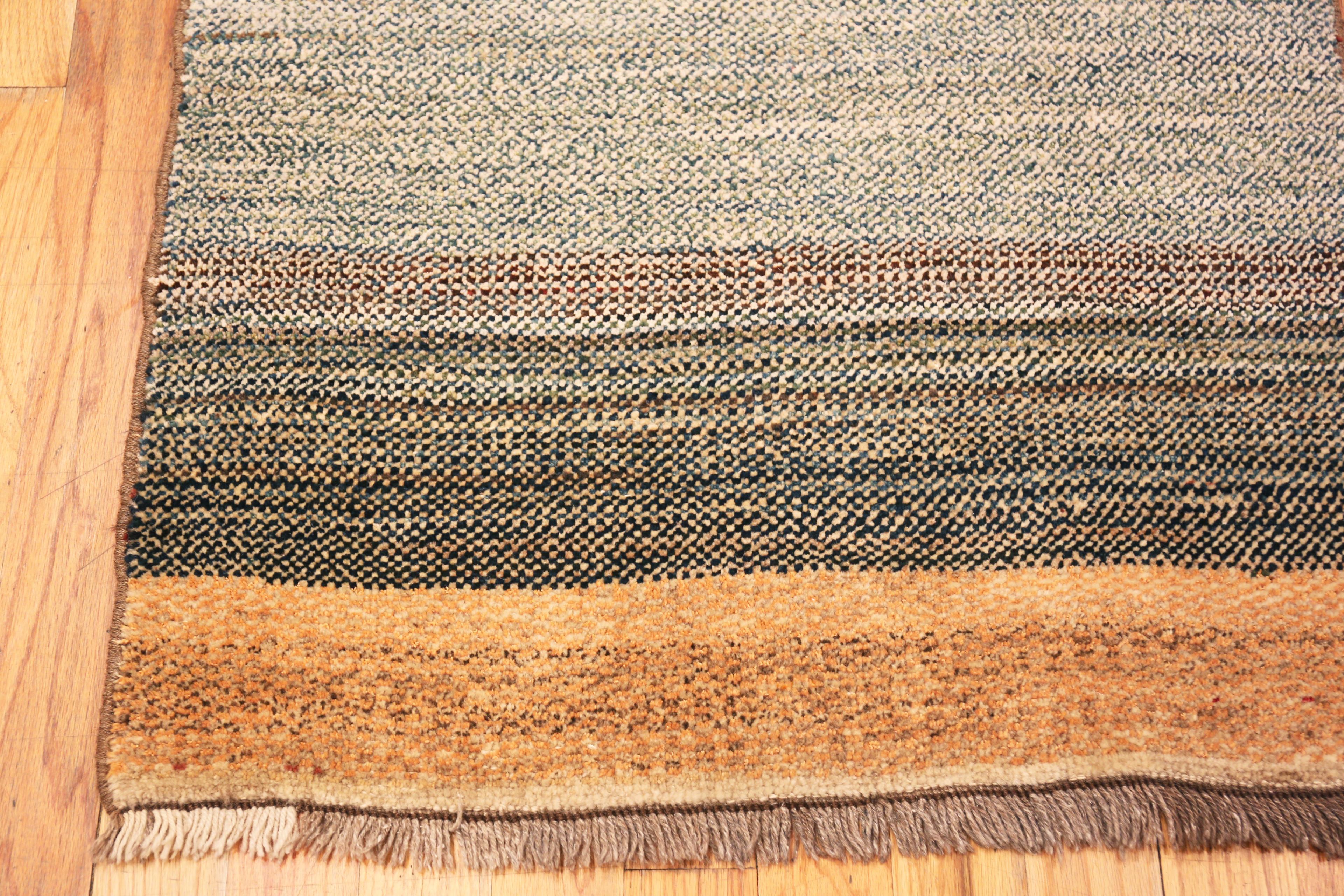 Tappeto Nazmiyal Collection Vintage Persian Gabbeh 2 ft 10 in x 5 ft 9 in In condizioni buone in vendita a New York, NY