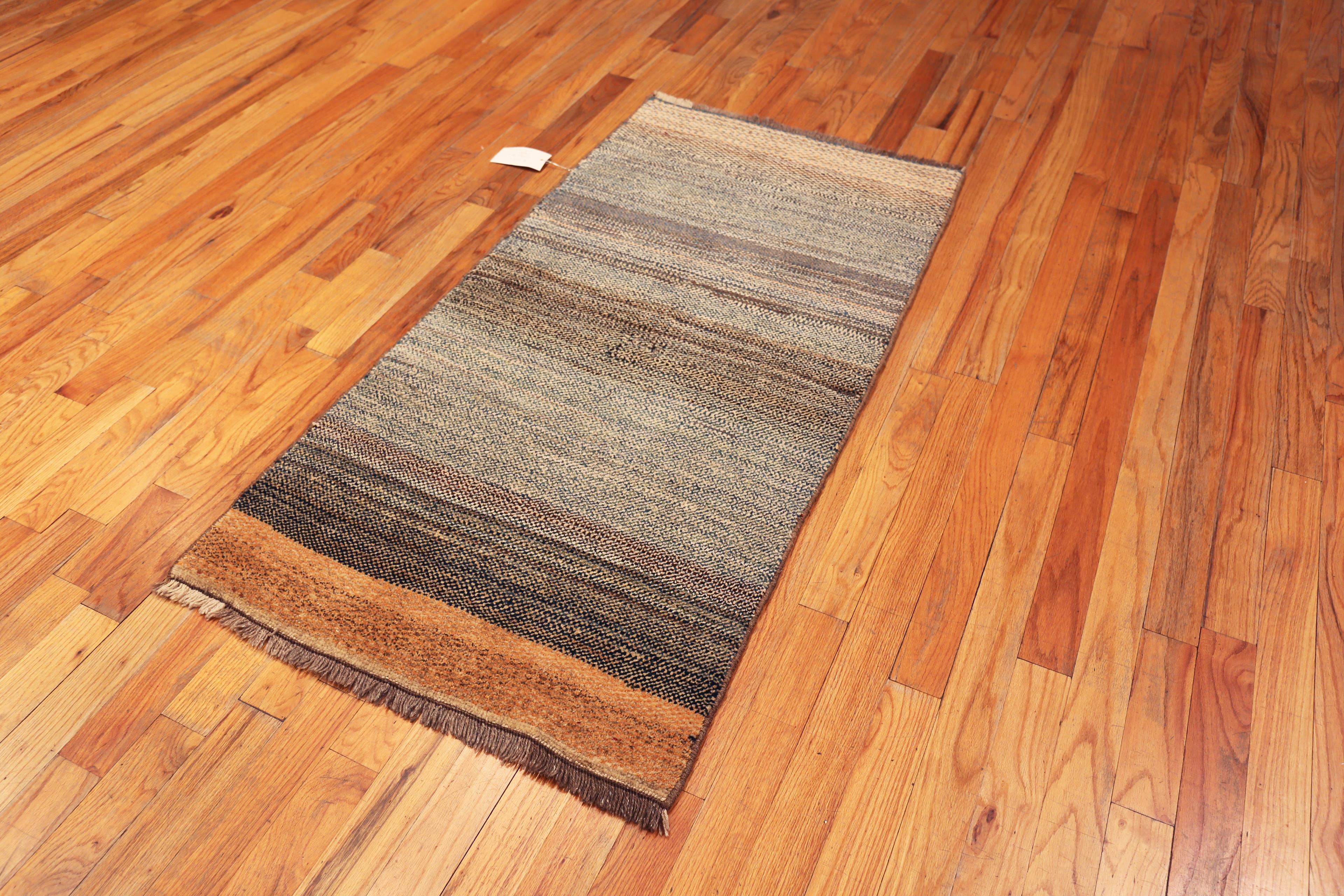 Piccolo Gabbeh persiano d'epoca in tonalità grigia, Paese d'origine: Persia, Data di produzione: Vintage