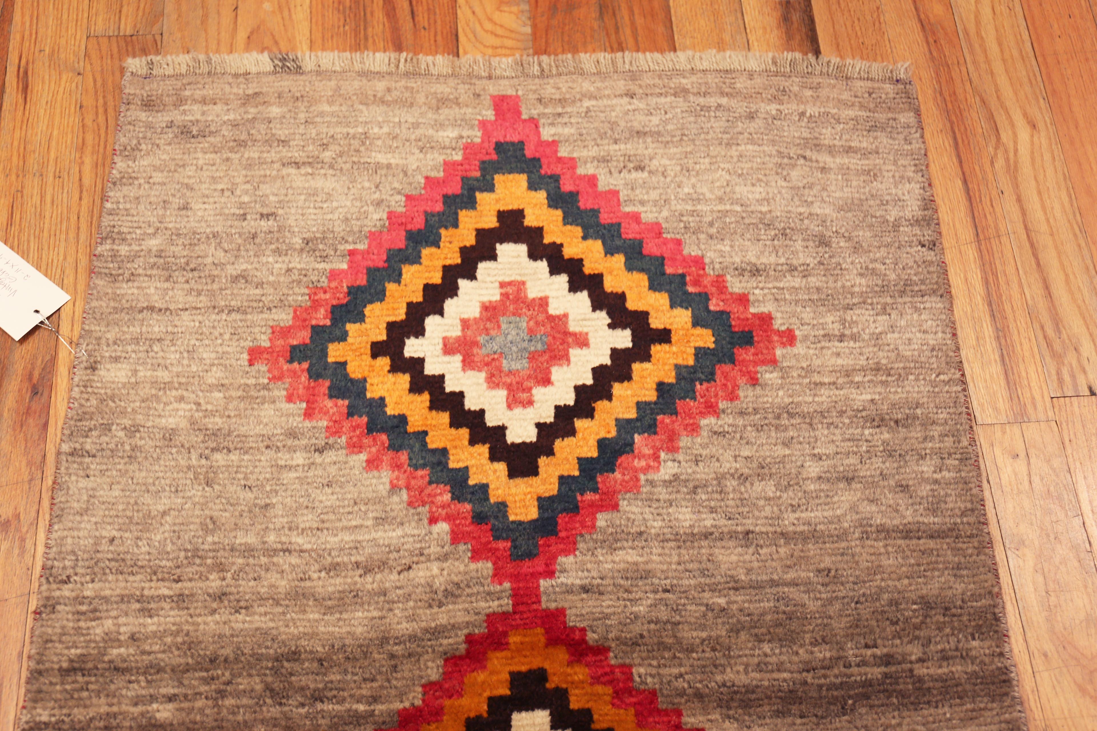 Tribale Tappeto Nazmiyal Collection Vintage Persian Gabbeh 2 ft 11 in x 4 ft 9 in in vendita