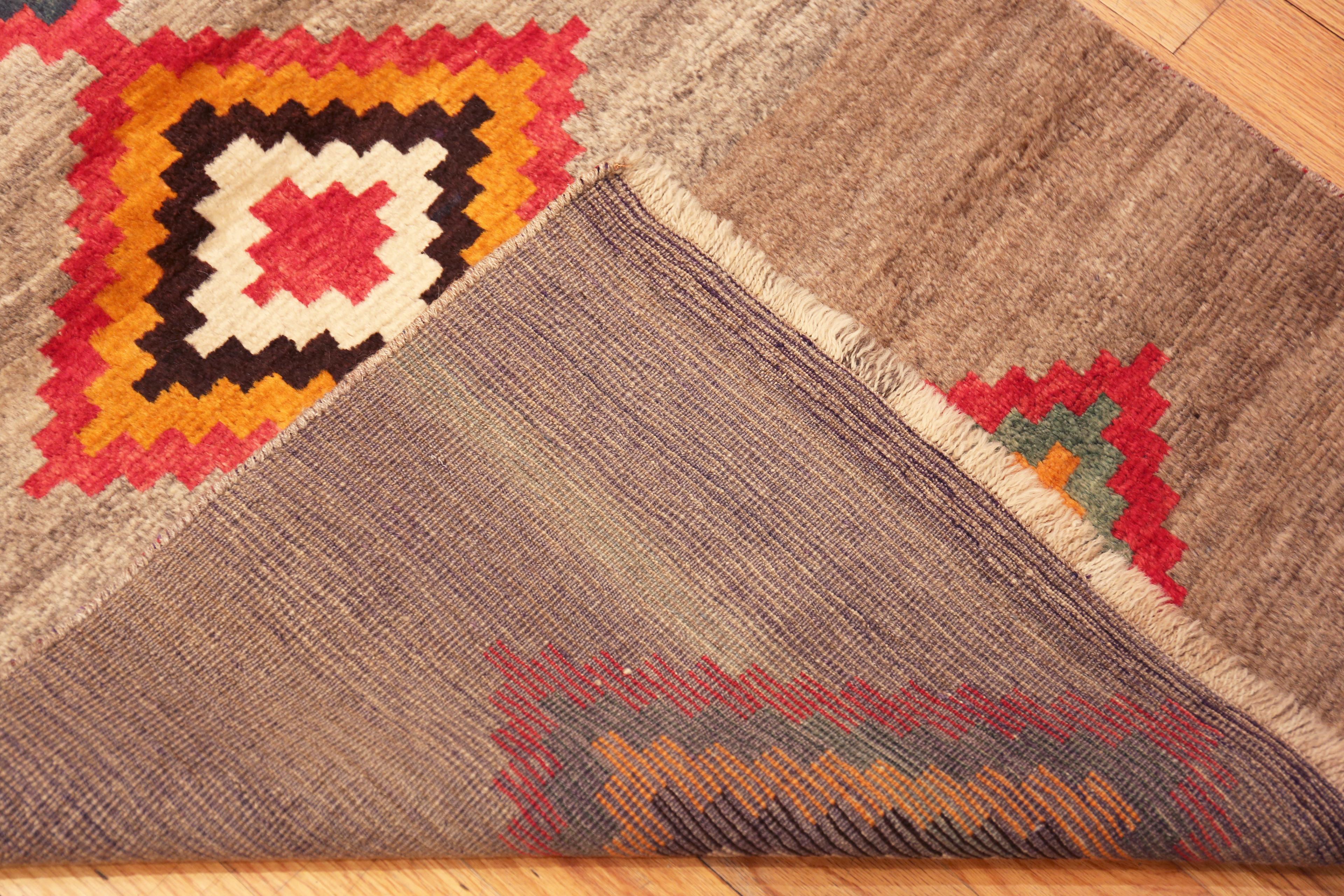 Lana Tappeto Nazmiyal Collection Vintage Persian Gabbeh 2 ft 11 in x 4 ft 9 in in vendita