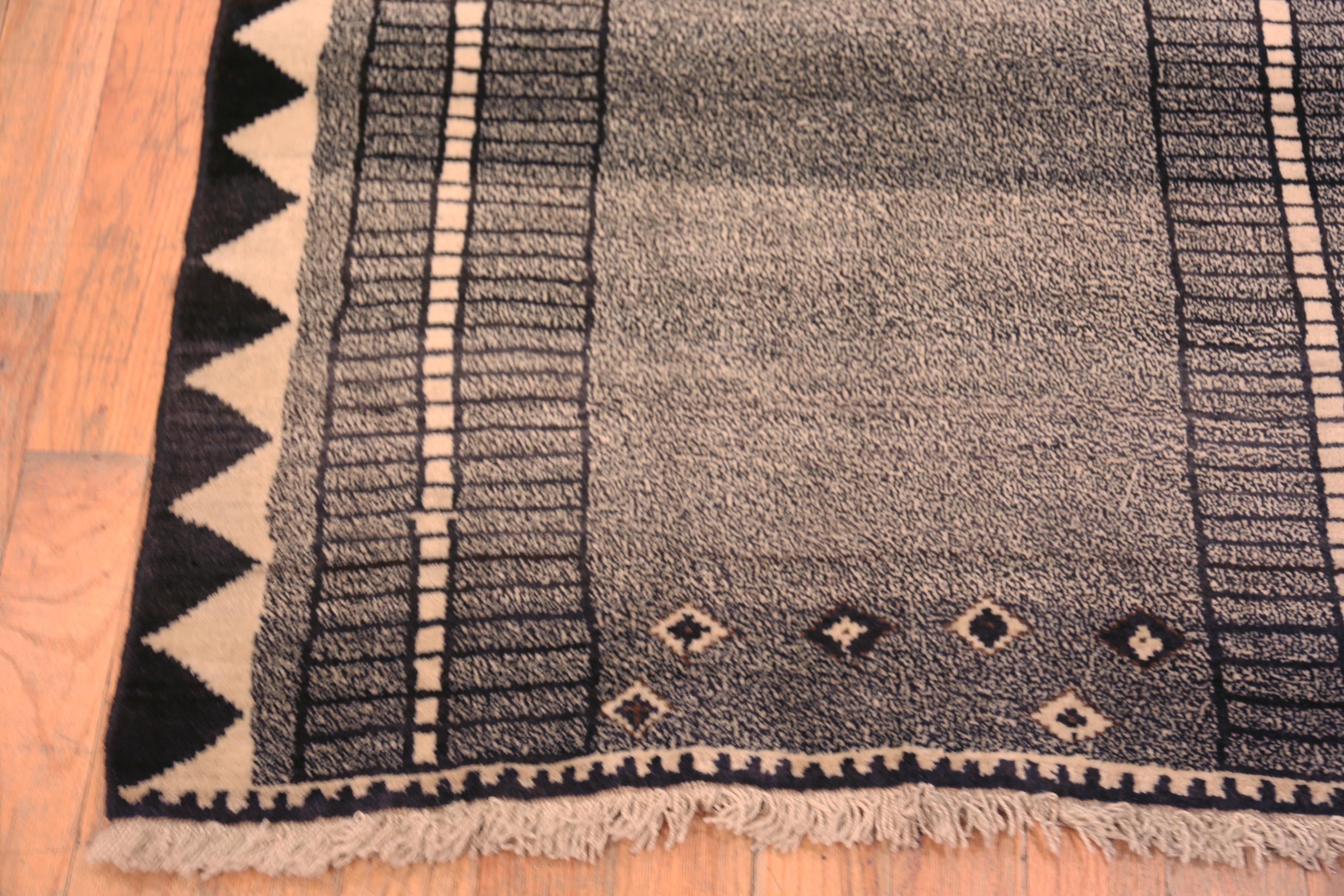 XX secolo Nazmiyal Collection Vintage Persian Gabbeh Rug 3 ft 4 in x 5 ft 8 in in vendita