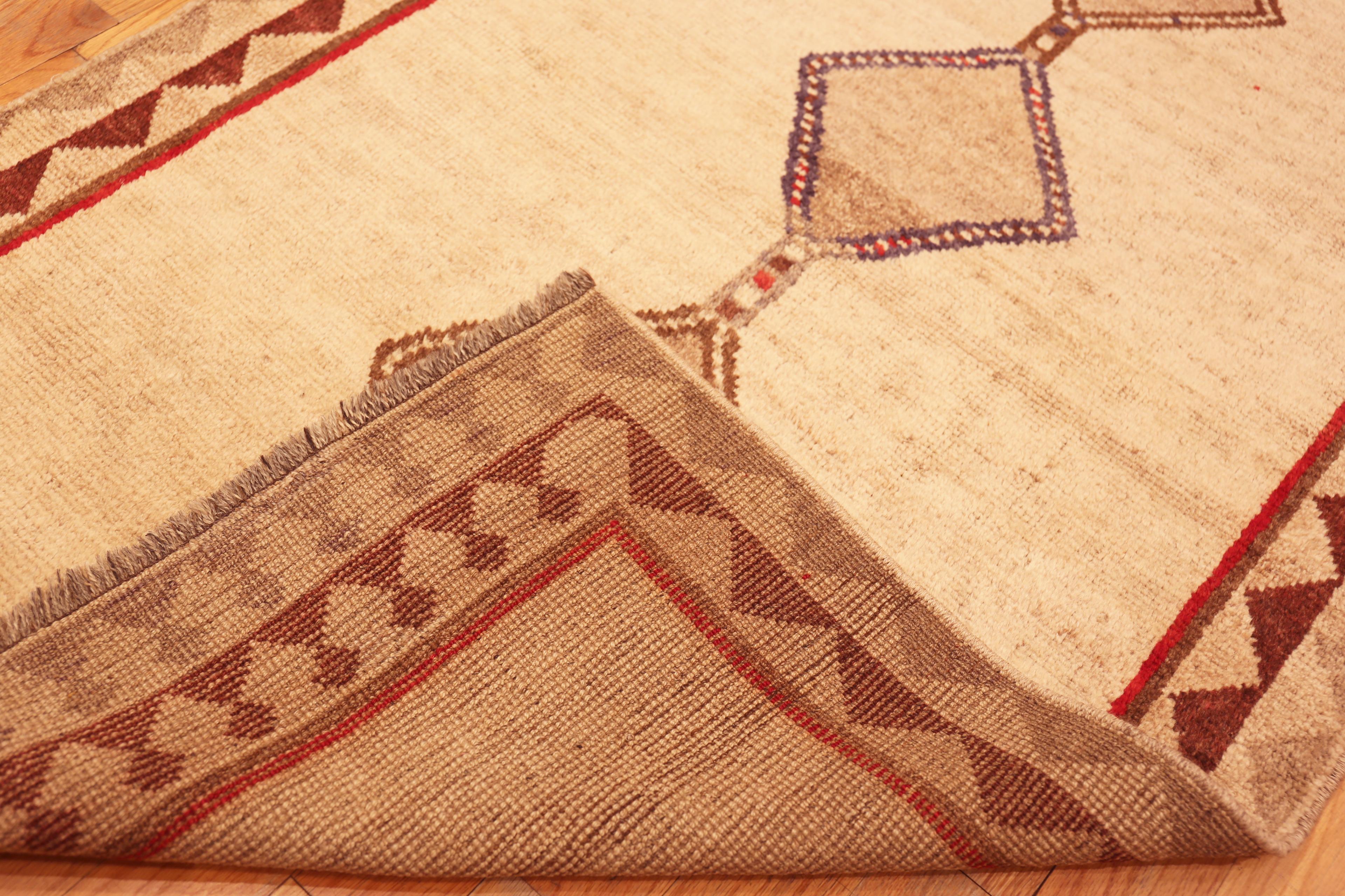 Tappeto Nazmiyal Collection Vintage Persian Gabbeh 3 ft 7 in x 5 ft 9 in in vendita 1