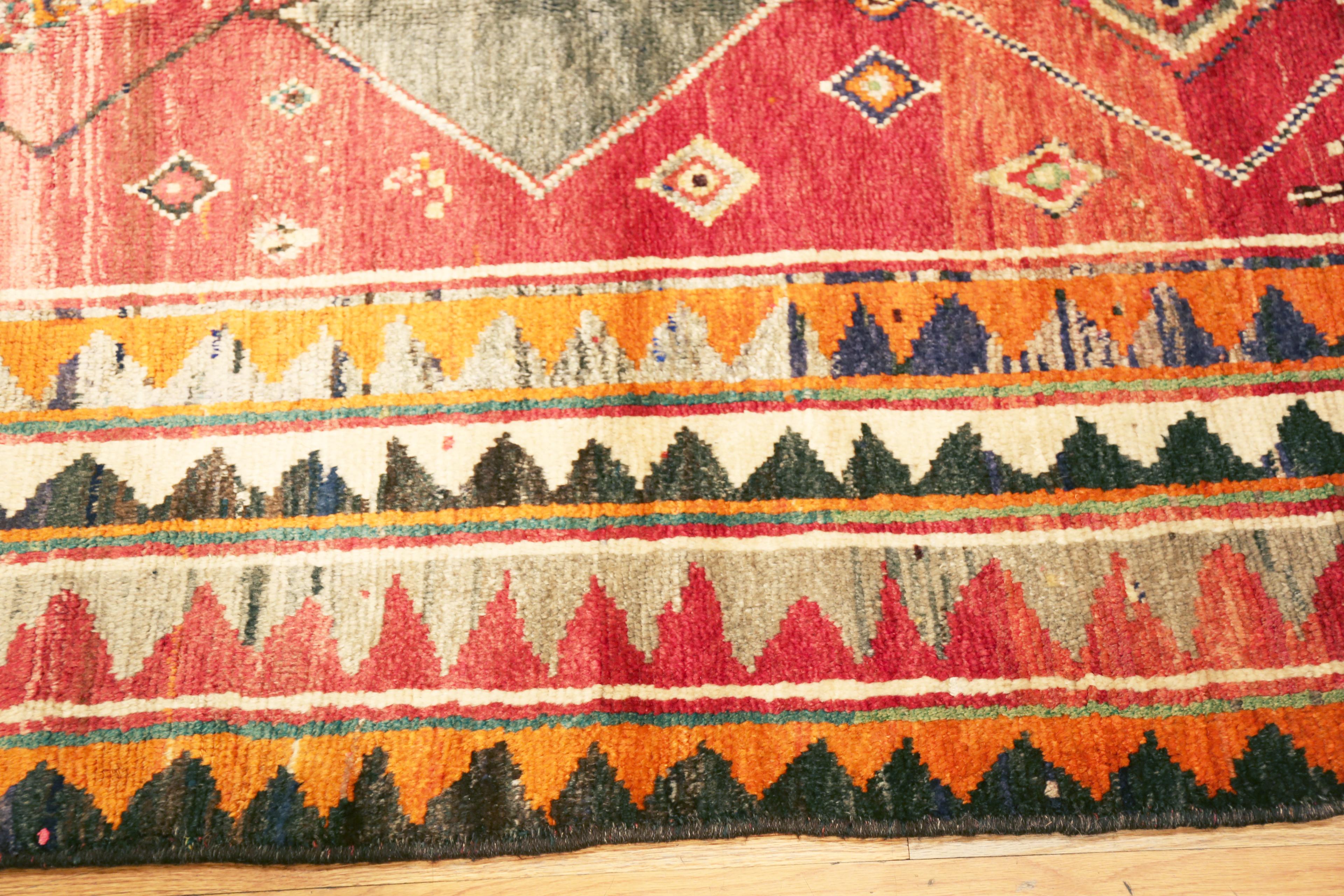 Nazmiyal Collection Vintage persischen Gabbeh Teppich 4 ft 6 in x 7 ft 6 in (Wolle) im Angebot