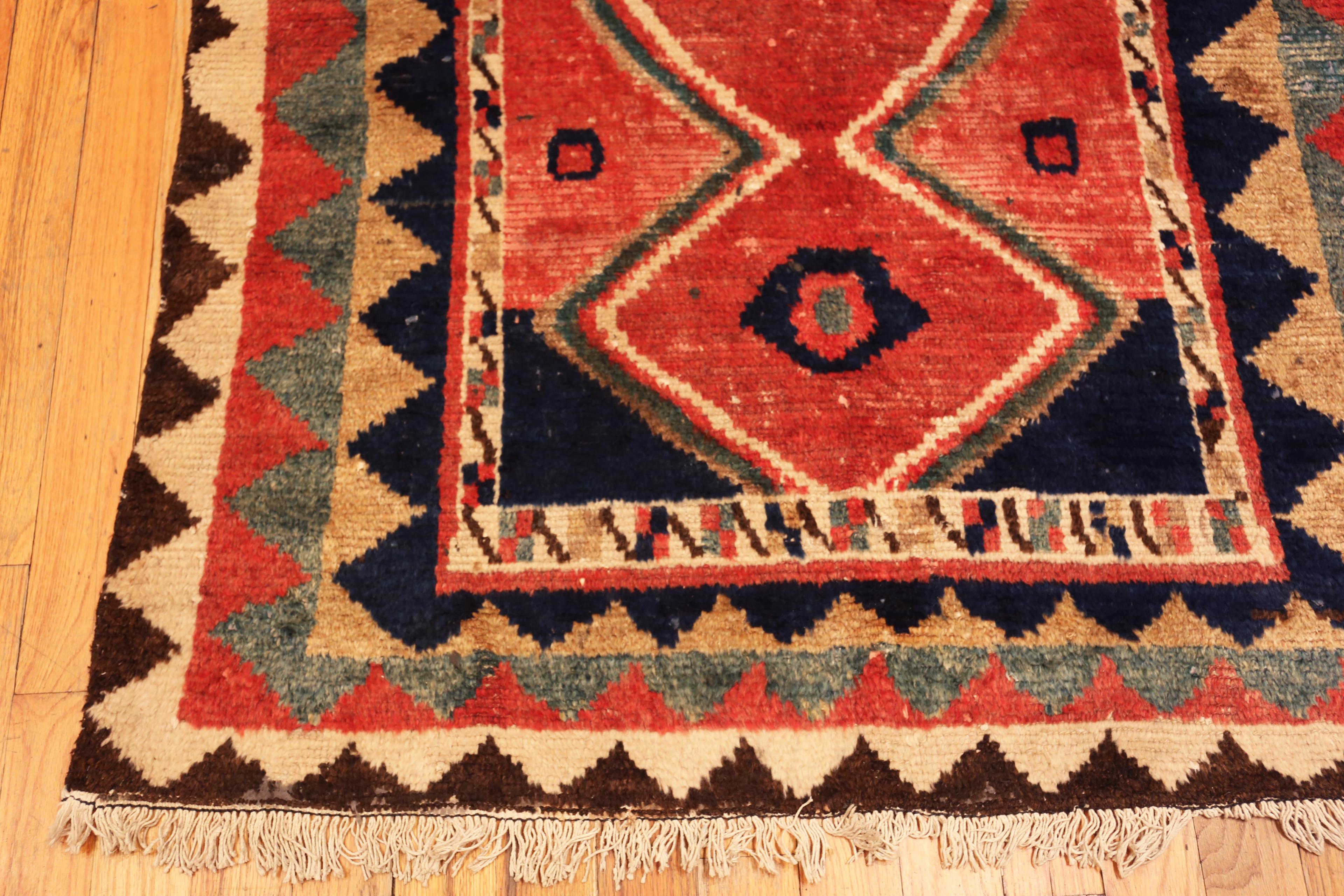 Lana Tappeto Nazmiyal Collection Vintage Persian Gabbeh 4 ft 7 in x 7 ft 5 in in vendita