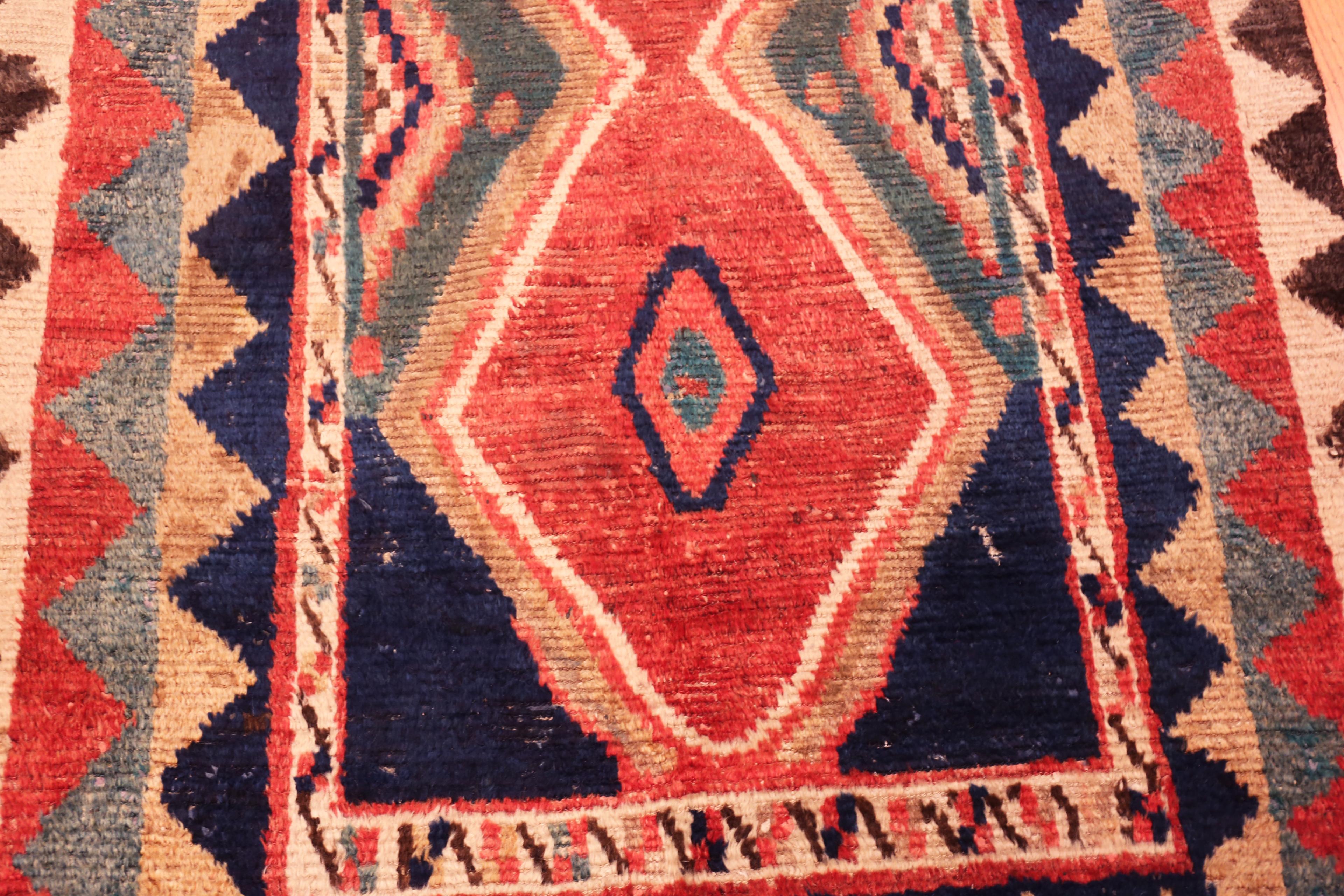 Annodato a mano Tappeto Nazmiyal Collection Vintage Persian Gabbeh 4 ft 7 in x 7 ft 5 in in vendita