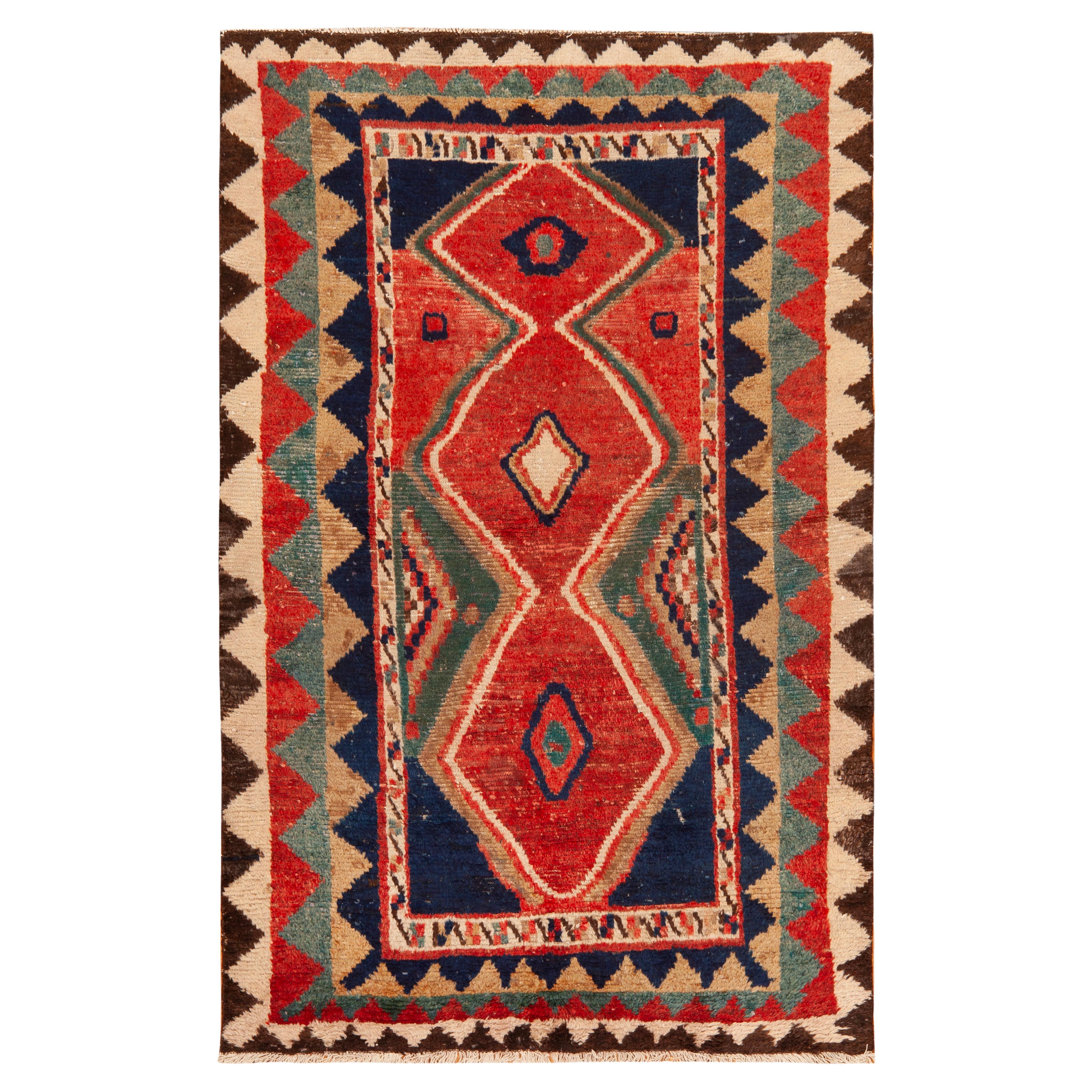 Tappeto Nazmiyal Collection Vintage Persian Gabbeh 4 ft 7 in x 7 ft 5 in