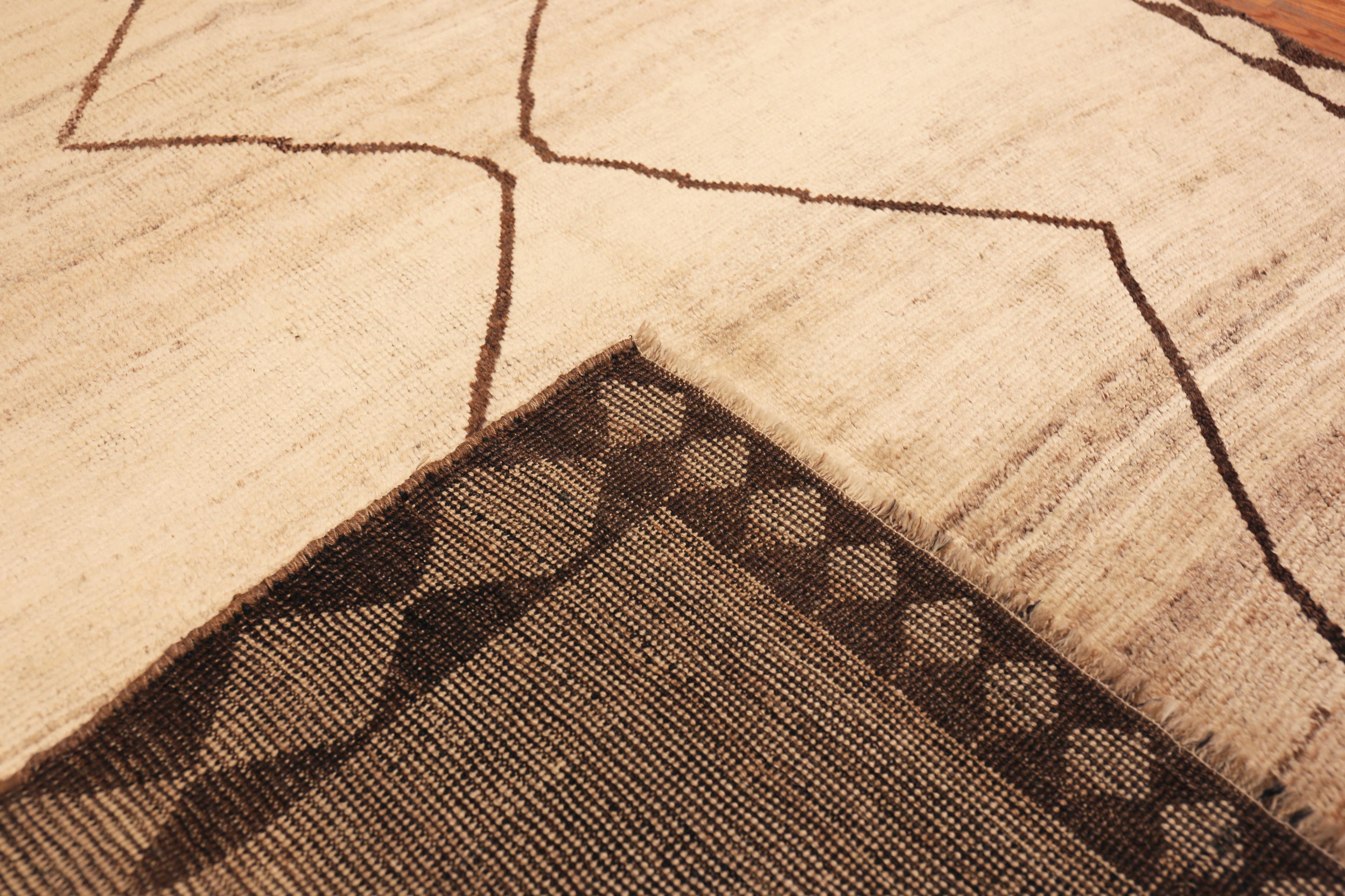 Lana Tappeto Nazmiyal Collection Vintage Persian Gabbeh 6 ft x 8 ft 4 in in vendita