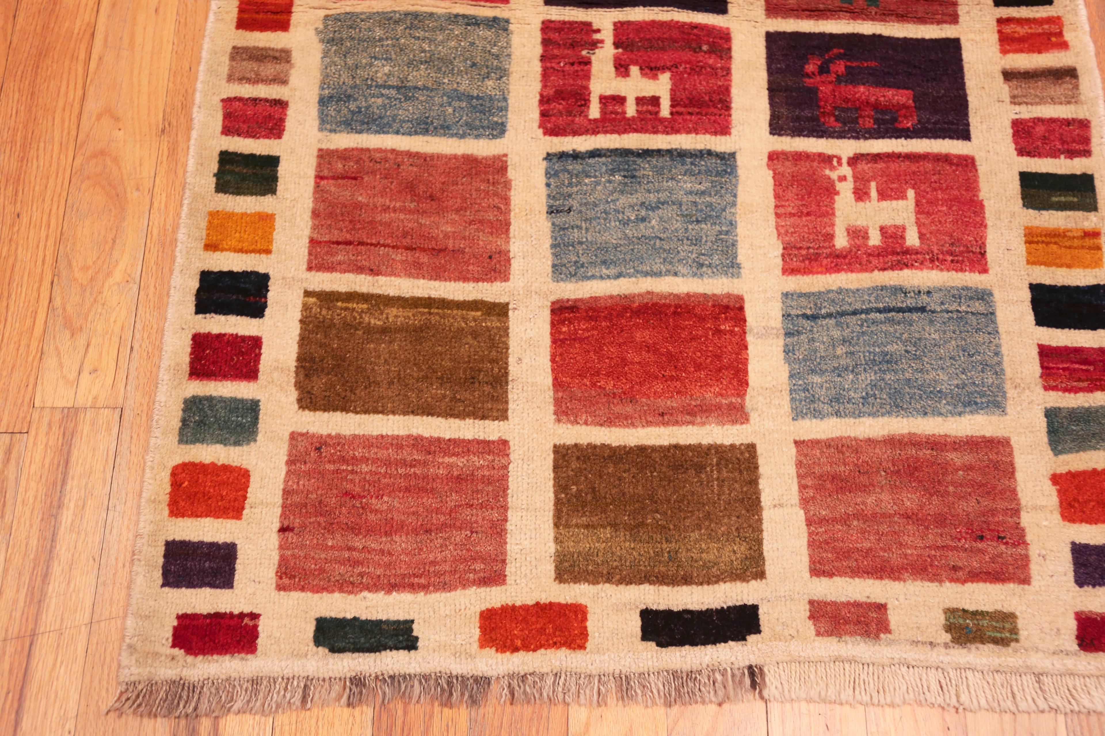 Tappeto Gabbeh persiano vintage della Collection'S di Nazmiyal In condizioni buone in vendita a New York, NY