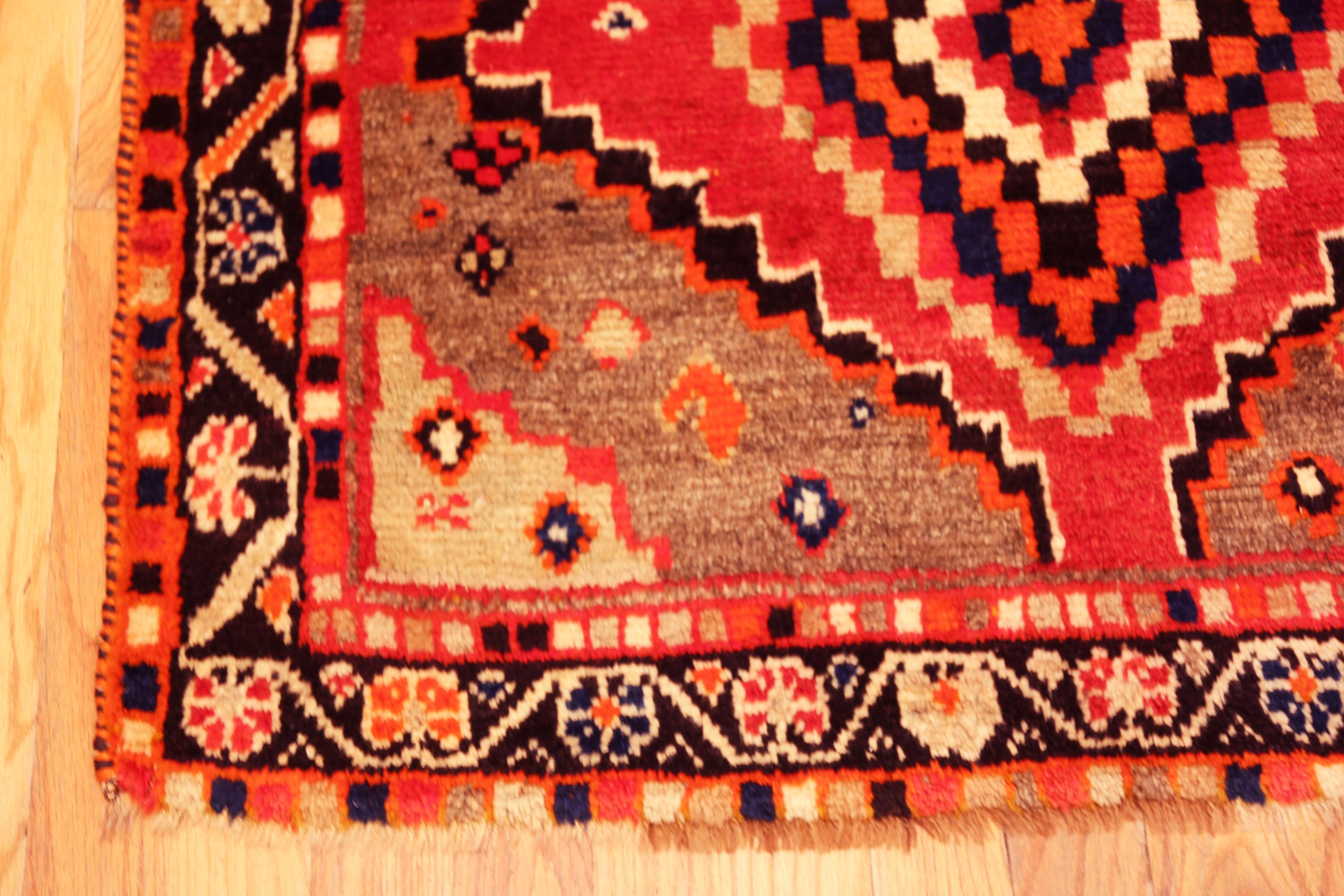 Persiano Tappeto Nazmiyal Collection Vintage Persian Gabbeh Medaglioni 4 ft x 6 ft in vendita