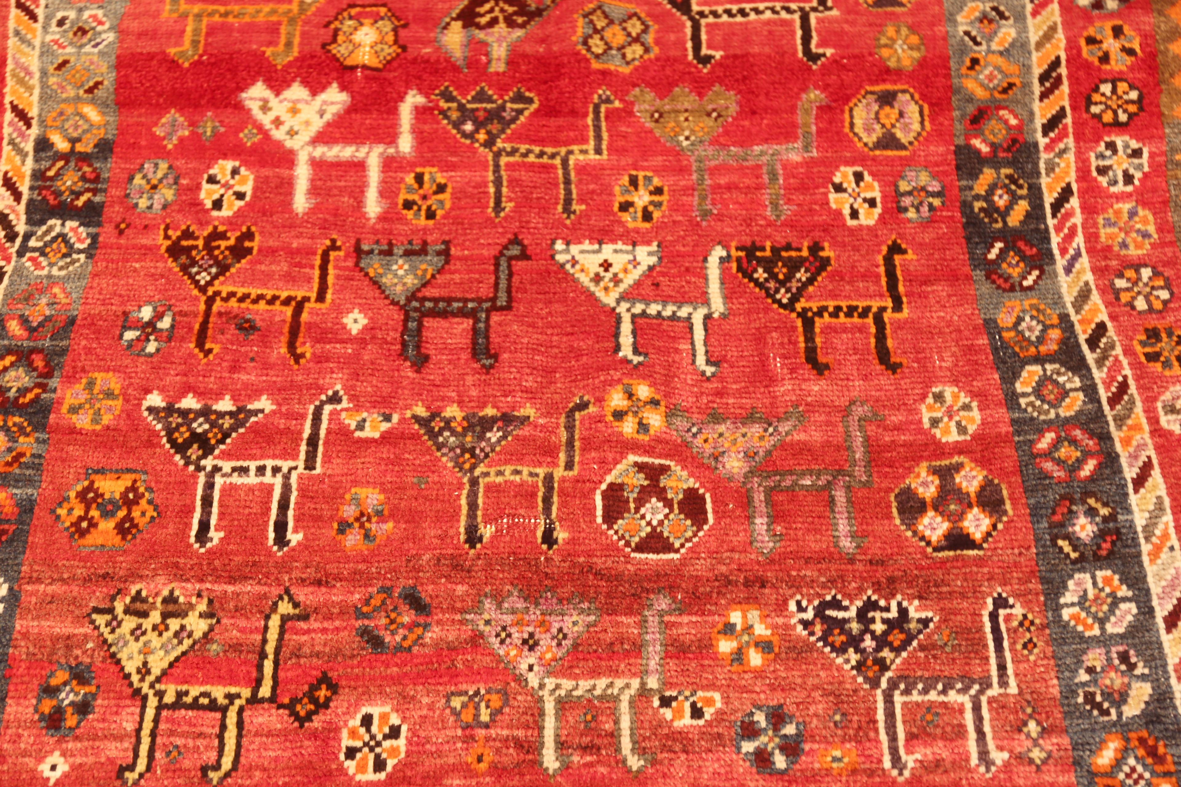 Nazmiyal Collection Vintage Persian Gabbeh Rug With Motifs 4 ft x 7 ft 3 in In condizioni buone in vendita a New York, NY