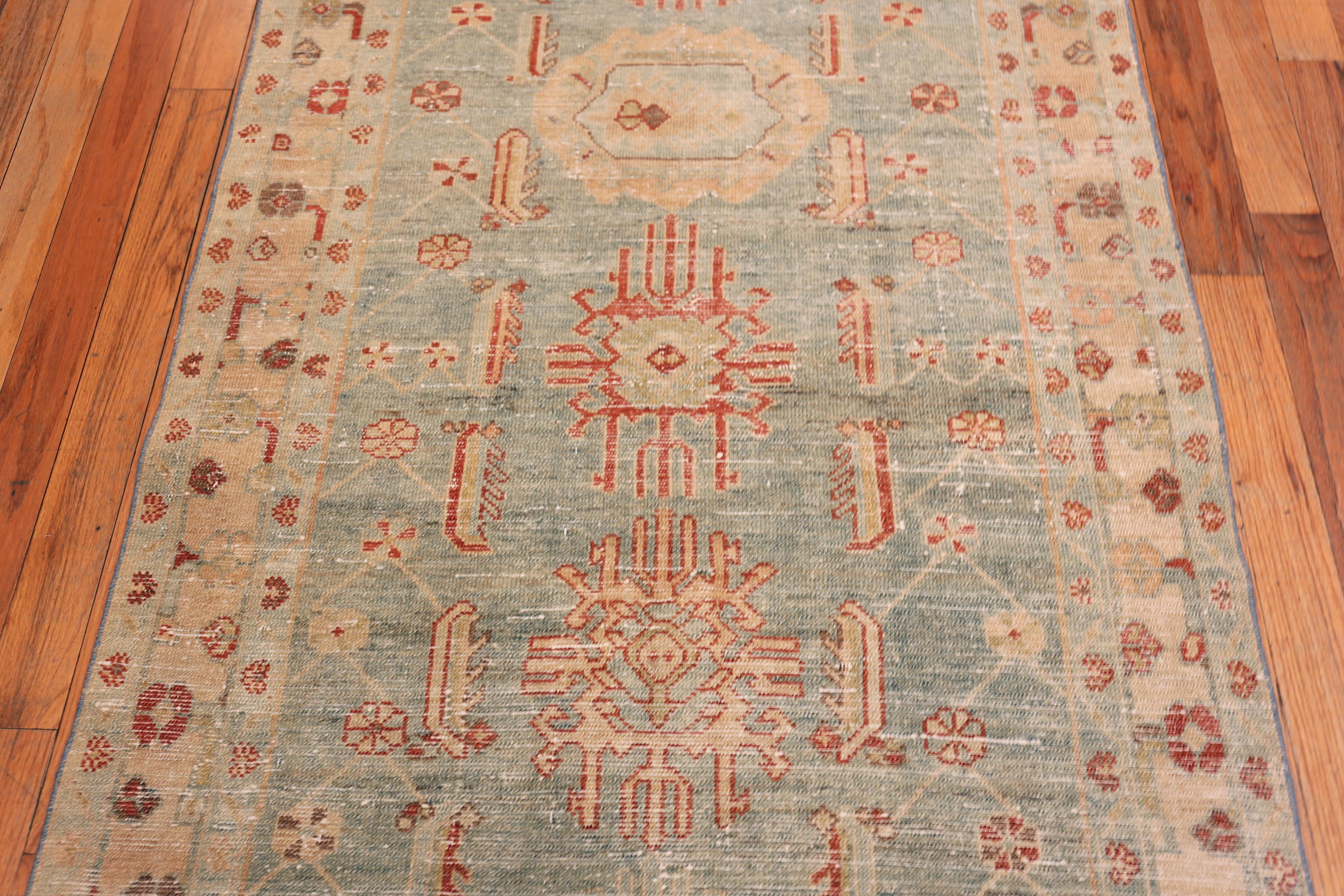 Nazmiyal Collection Vintage Persisch Malayer Läufer Teppich 3 ft 9 in x 16 ft 7 in (20. Jahrhundert) im Angebot