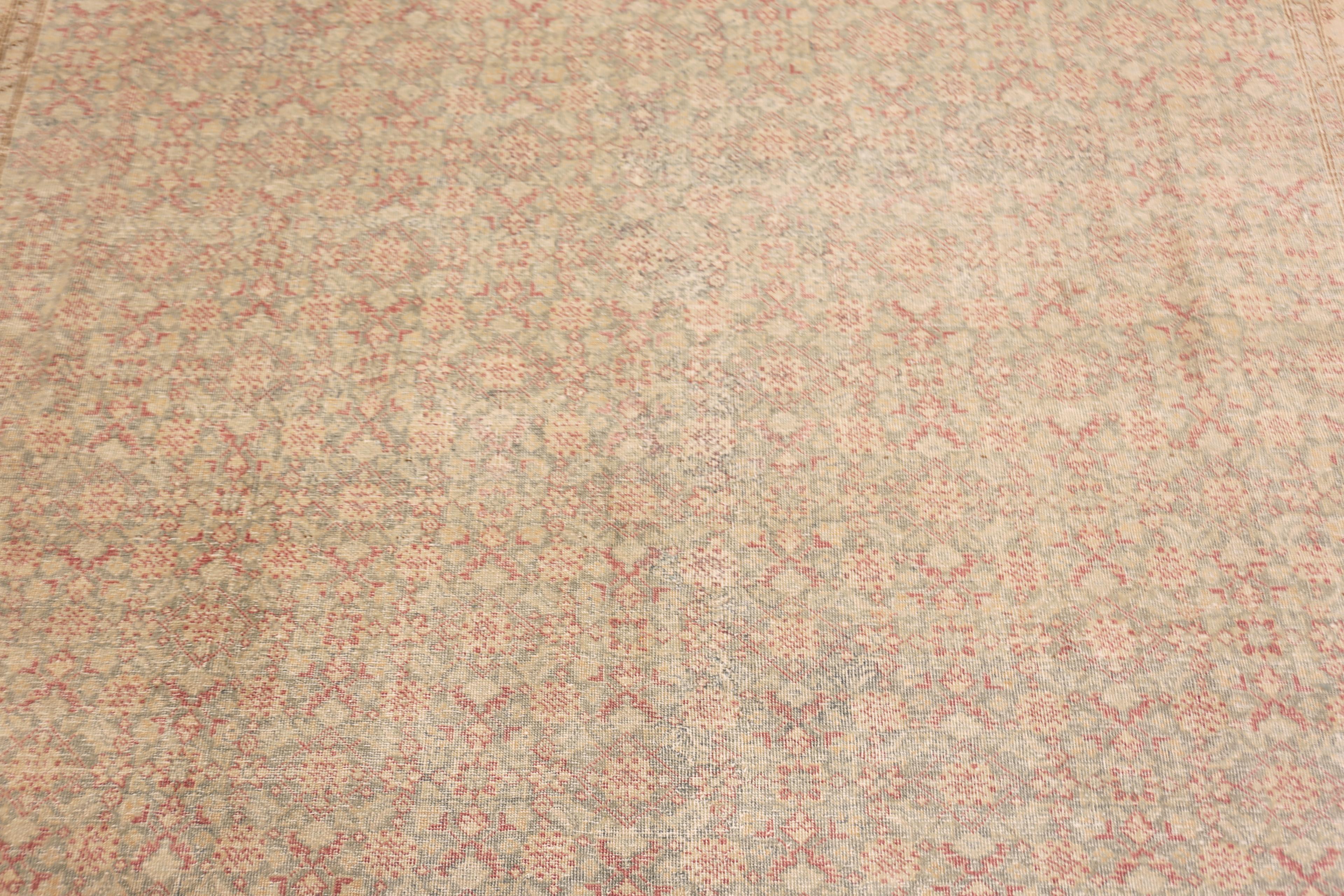 Noué à la main Collection Nazmiyal Collection Vintage Persian Tabriz Rug 7 ft 5 in x 11 ft 5 in en vente