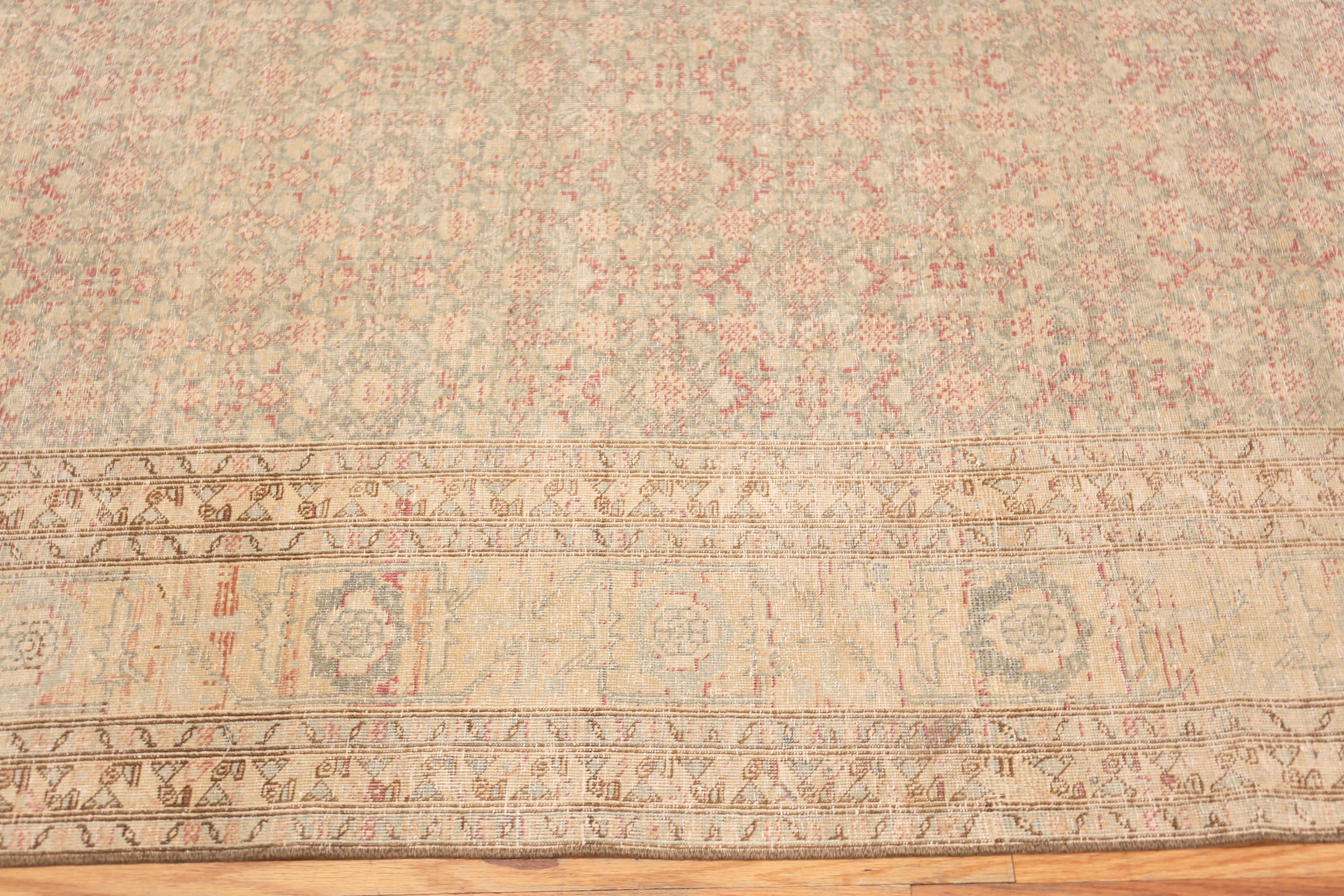 Laine Collection Nazmiyal Collection Vintage Persian Tabriz Rug 7 ft 5 in x 11 ft 5 in en vente