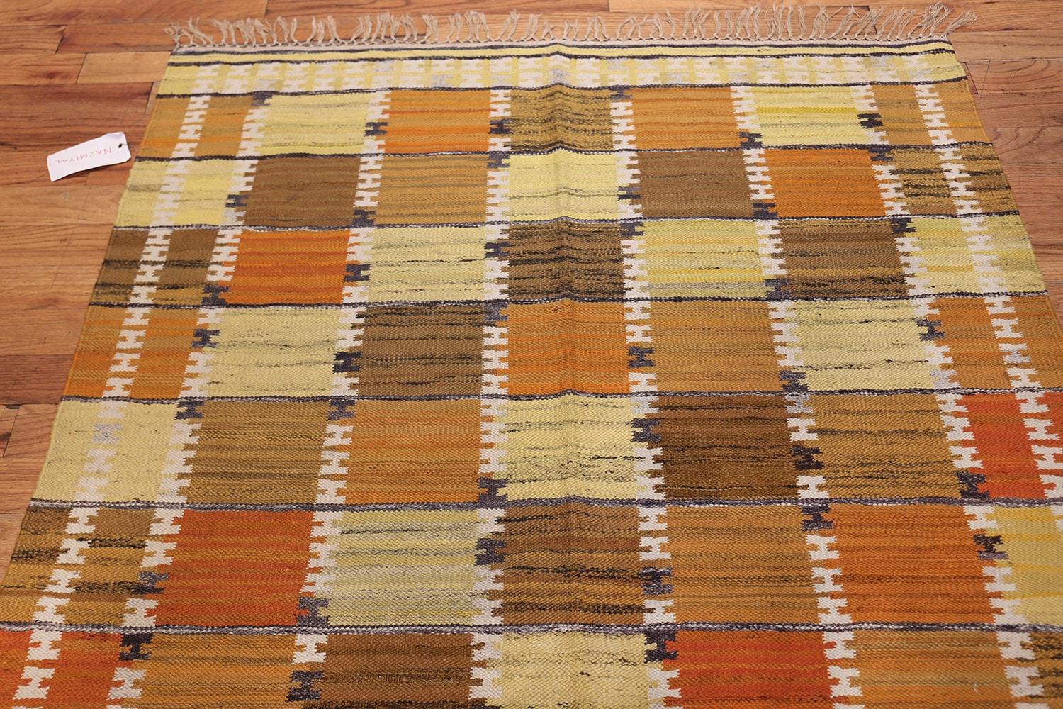 20th Century Vintage Scandinavian Rug. Size: 4 ft 8 in x 6 ft 8 in For Sale