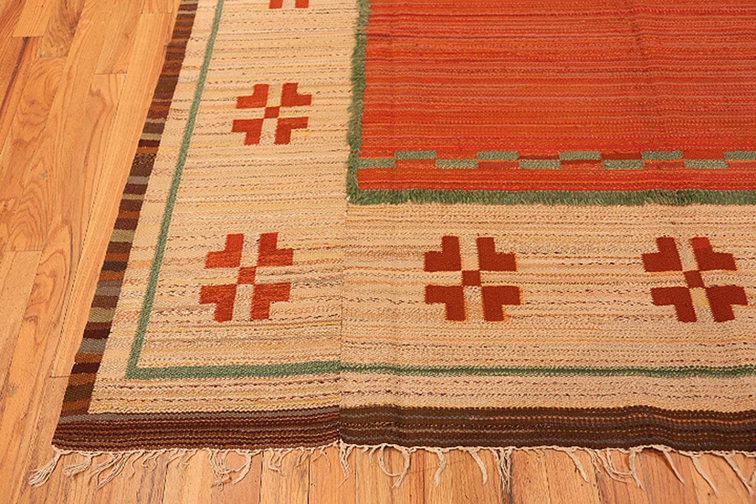 Vintage Scandinavian Swedish Kilim. Size: 7 ft 10 in x 12 ft In Excellent Condition For Sale In New York, NY