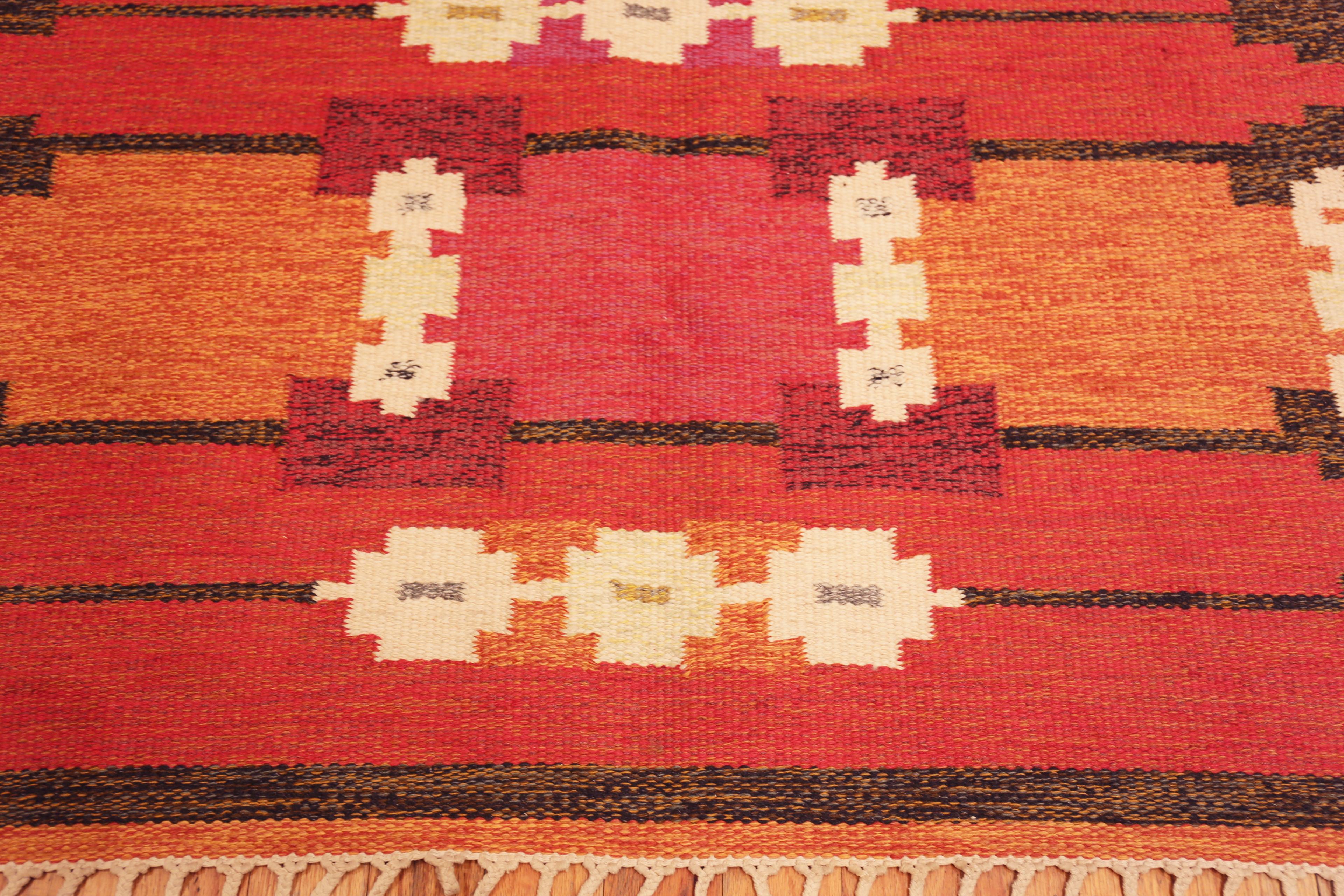 Nazmiyal Collection Vintage Swedish Kilim Rug 4 ft 4 in x 6 ft 7 in (Wolle) im Angebot