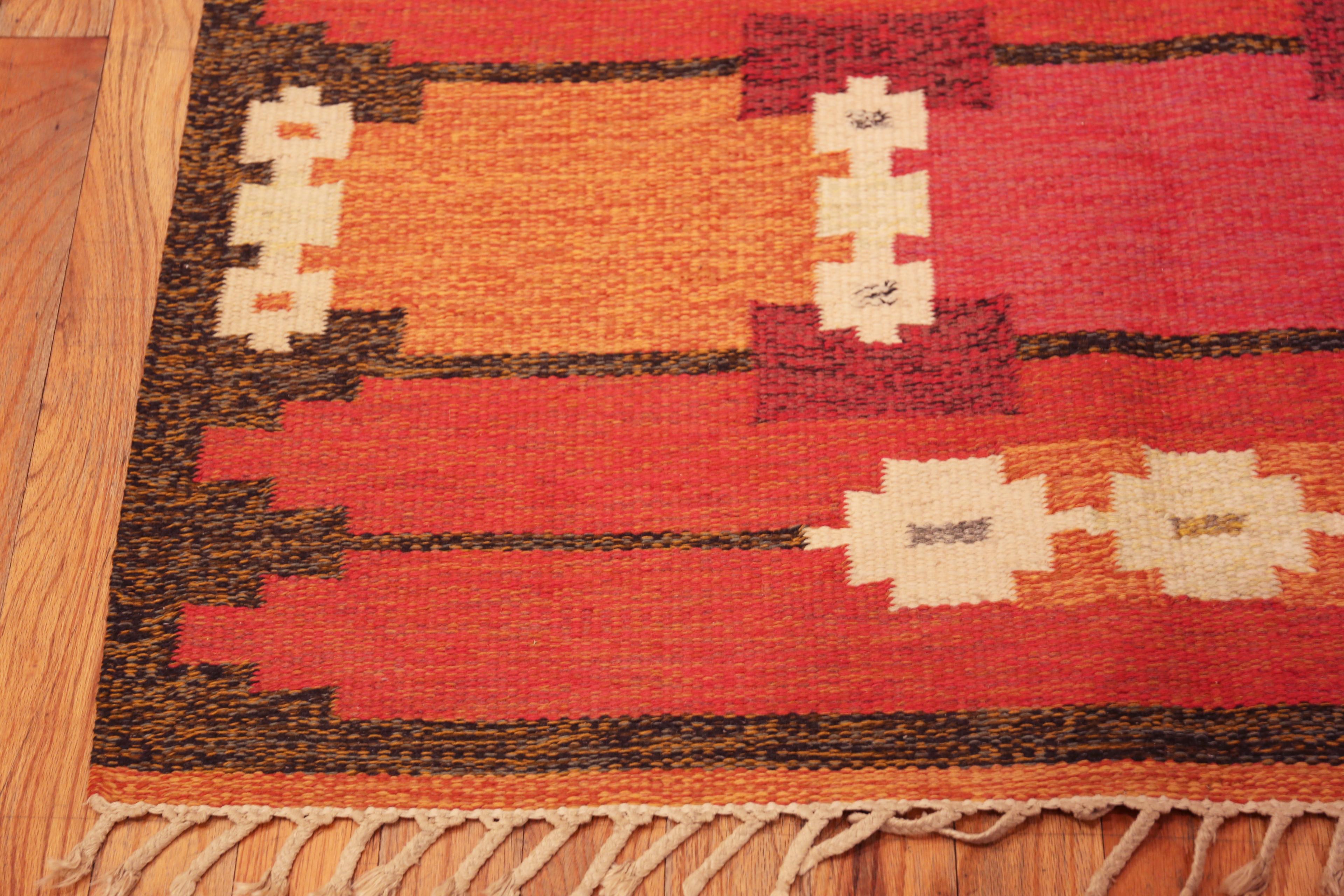 Nazmiyal Collection Vintage Swedish Kilim Rug 4 ft 4 in x 6 ft 7 in im Angebot 1