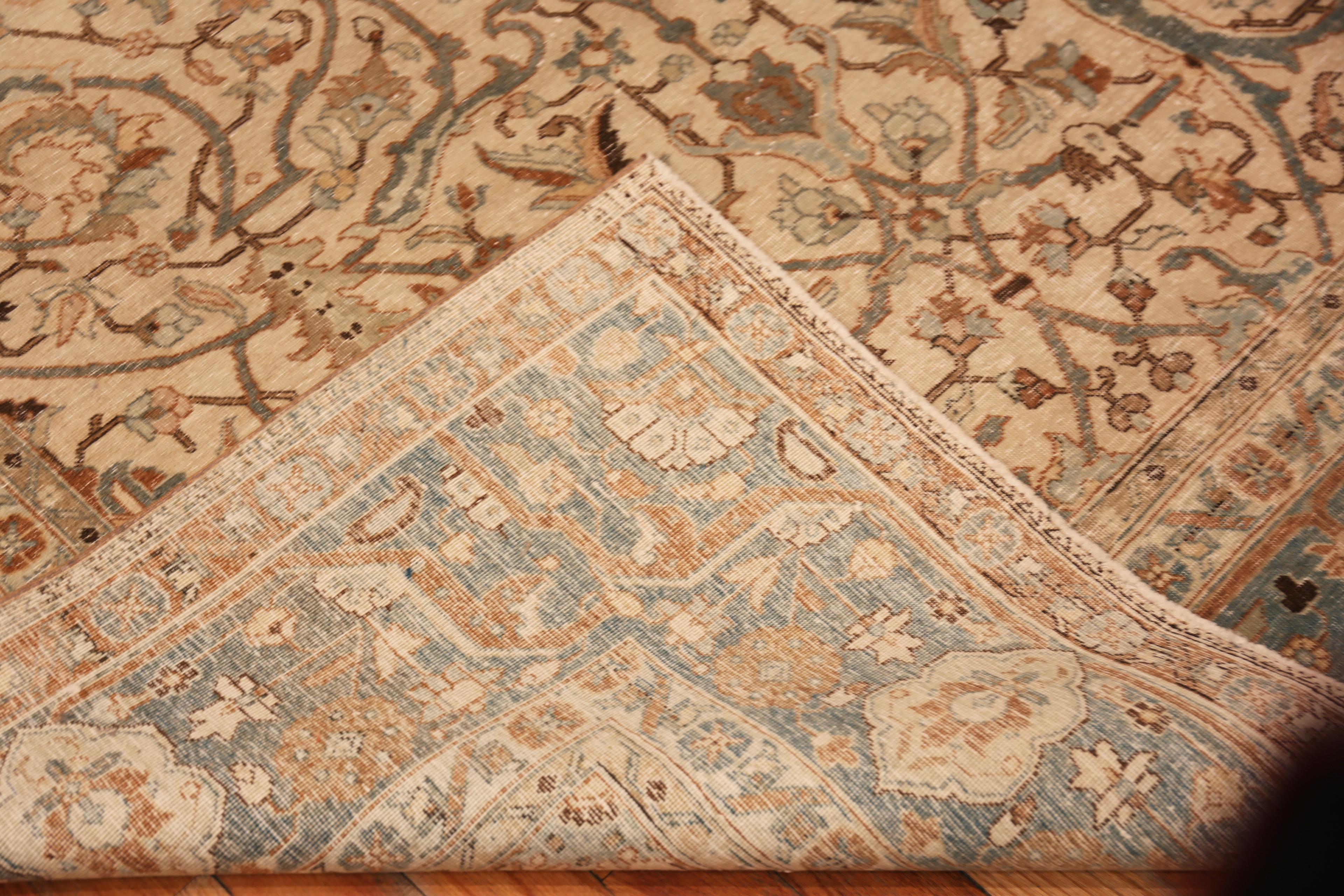 Nazmiyal Collection Vintage Tabriz Teppich Blau und Ecru 6 ft 7 in x 10 ft (Persisch) im Angebot