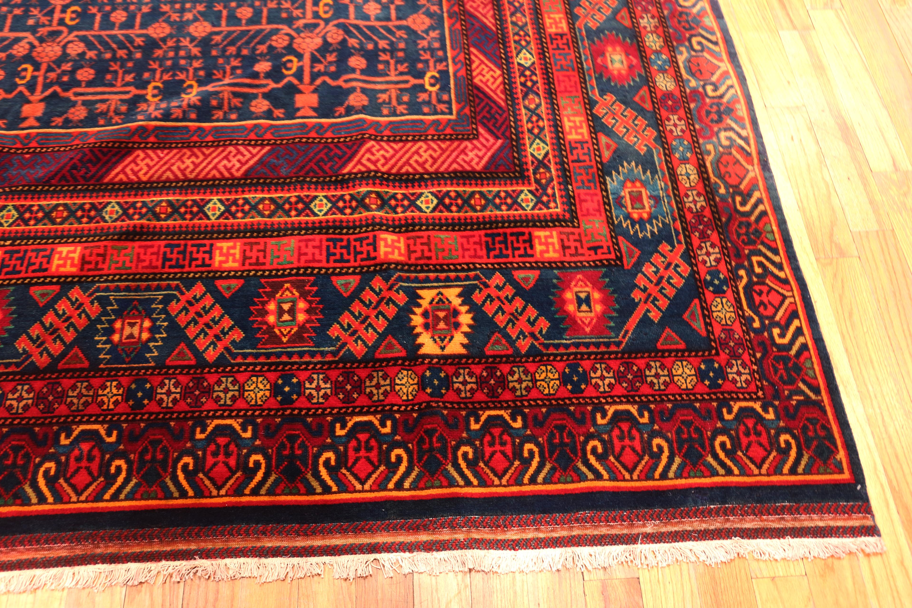 Nazmiyal Collection Vintage Turkestan Khotan 9 ft 5 in x 13 ft (Handgeknüpft) im Angebot