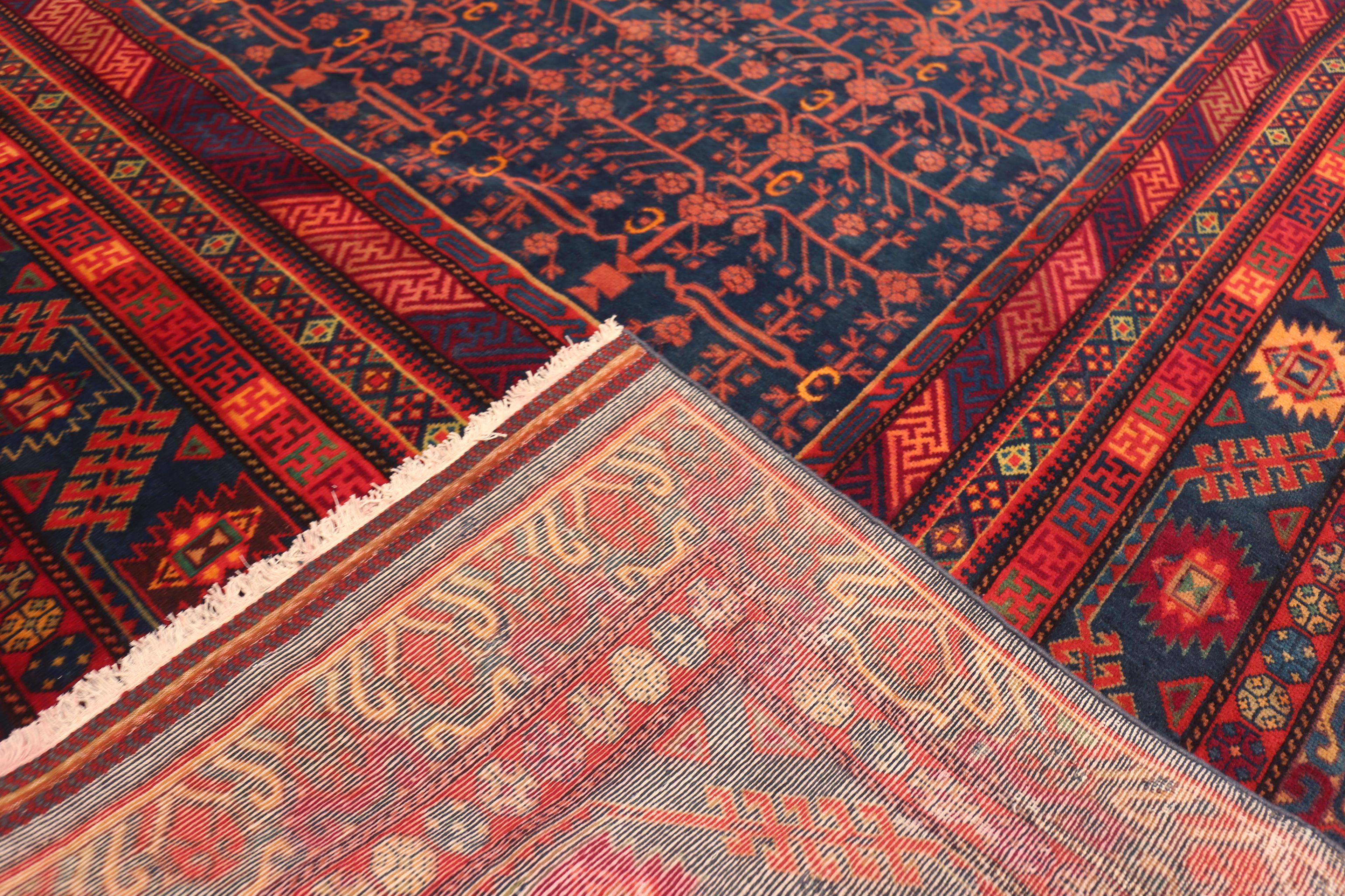 Nazmiyal Collection Vintage Turkestan Khotan 9 ft 5 in x 13 ft im Zustand „Gut“ im Angebot in New York, NY