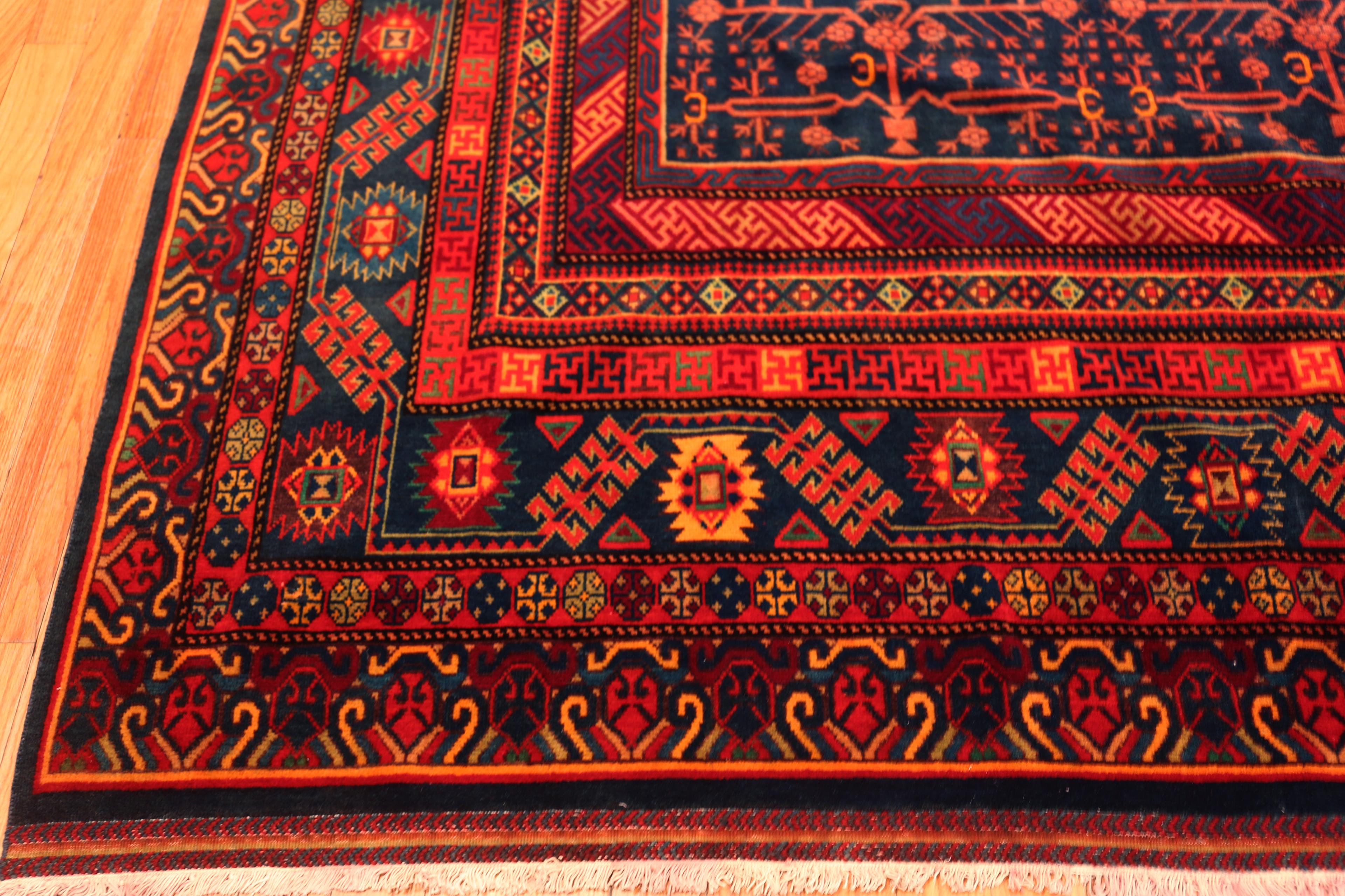 Nazmiyal Collection Vintage Turkestan Khotan 9 ft 5 in x 13 ft (20. Jahrhundert) im Angebot