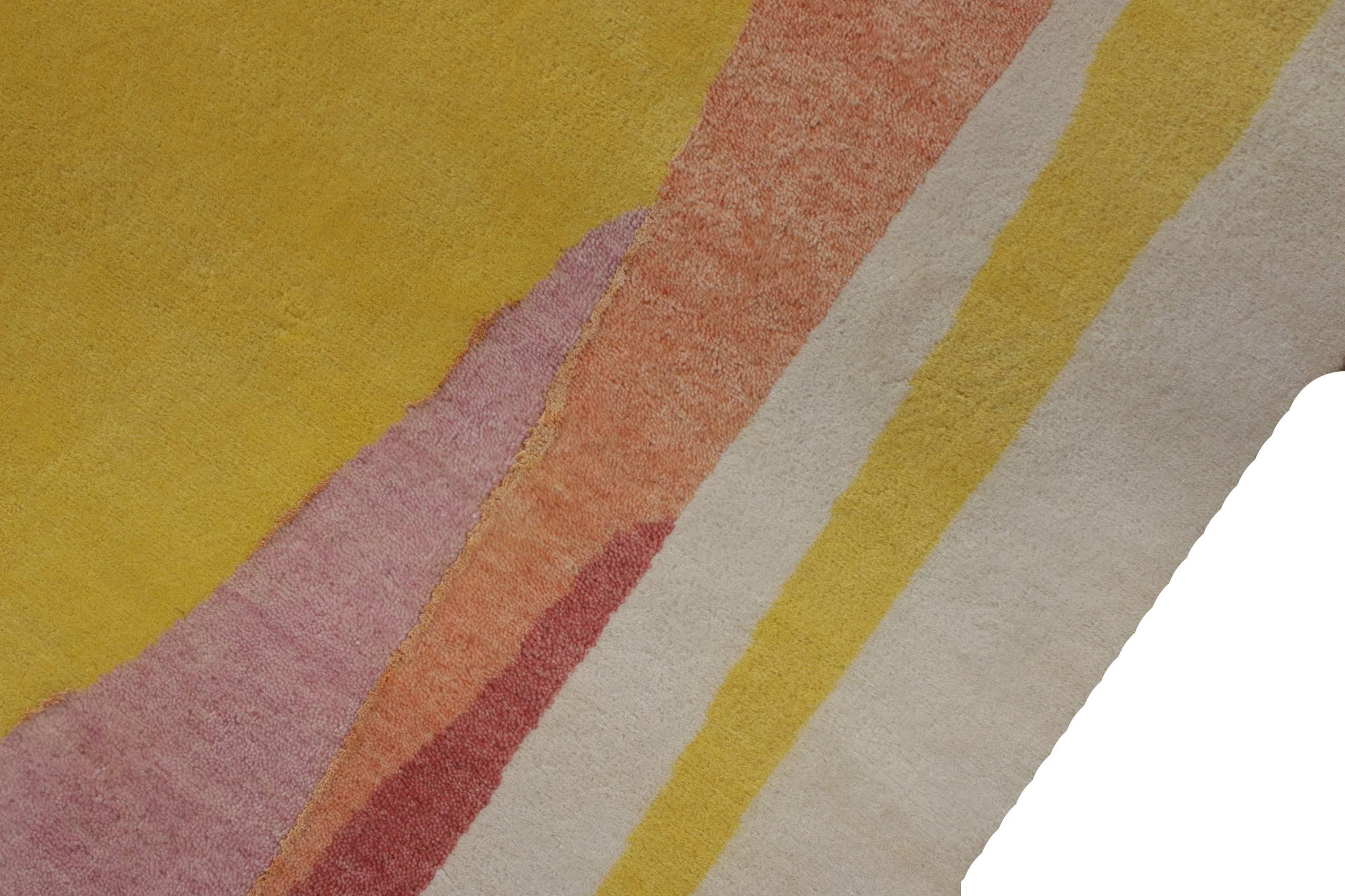 Indian  Yellow Abstract Mid Century Modern Rug 5 ft 1 in x 5 ft 2 in For Sale