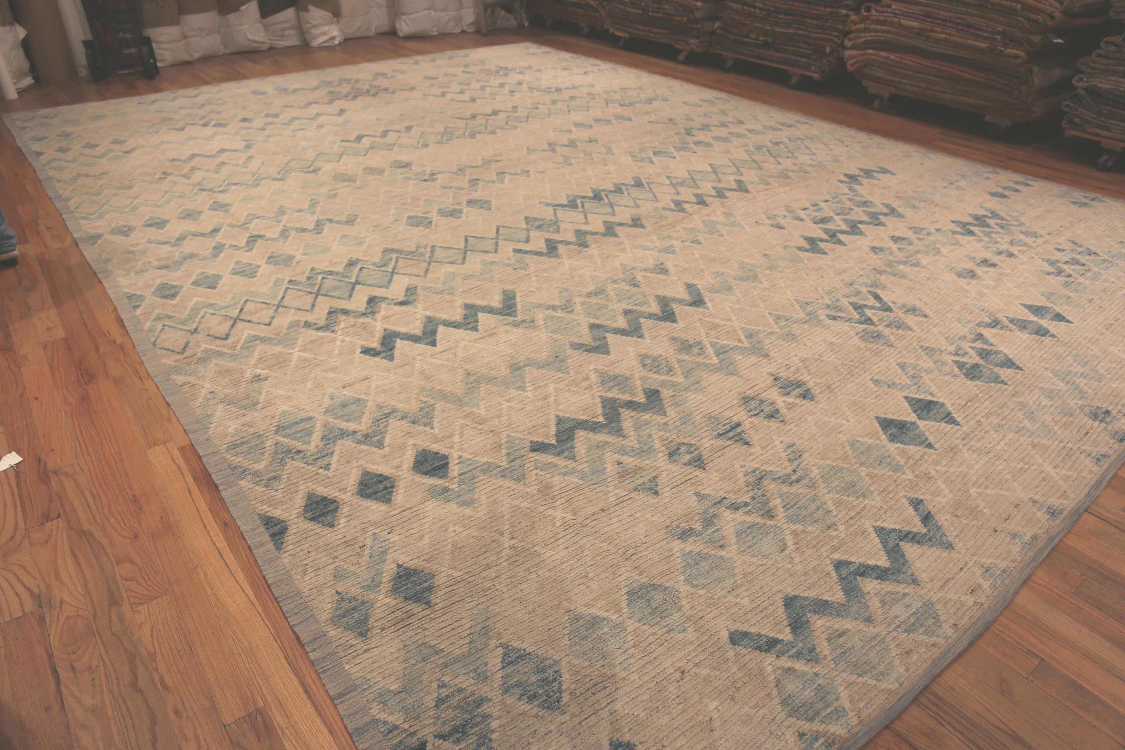Hand-Knotted Nazmiyal Collection Zigzag Design Modern Central Asian Rug.15 ft 5 inx 21 ft 2in For Sale