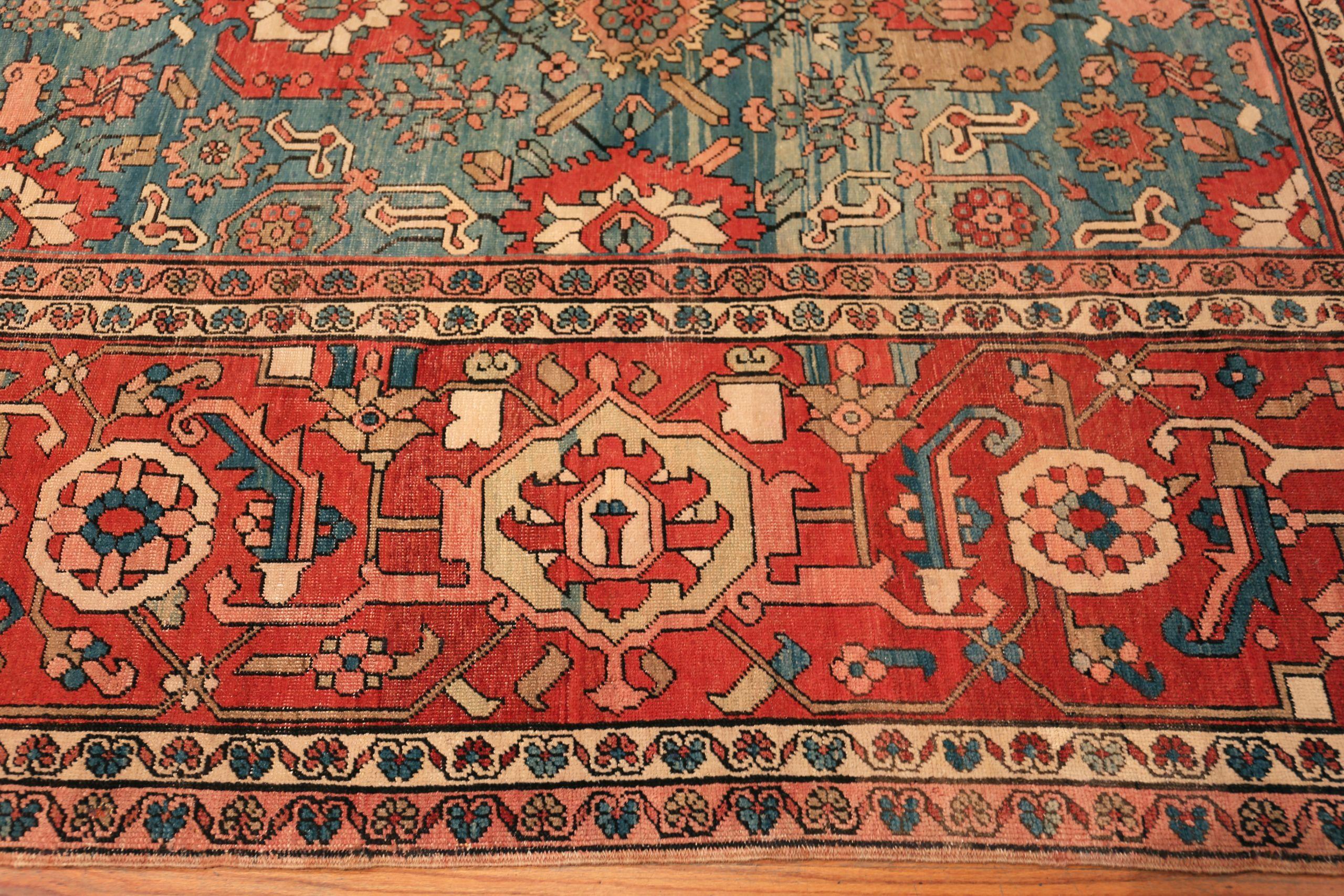 Nazmiyal Collection Tappeto Heriz persiano antico sovradimensionato 14 ft 3 in x 20 ft 4 in In condizioni buone in vendita a New York, NY