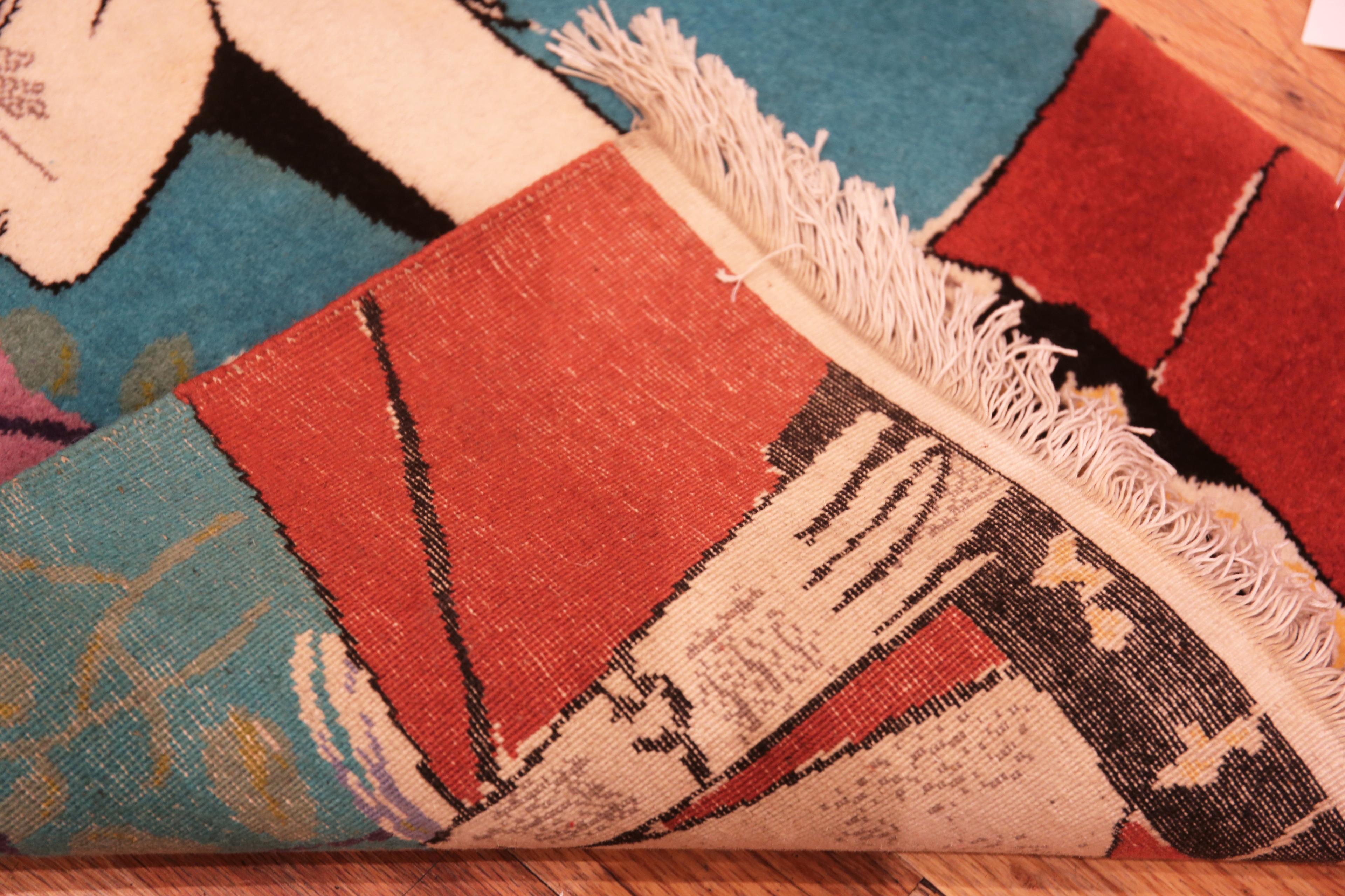 Nazmiyal Vintage Scandinavian Jacqueline With Flowers Picasso Rug.2 ftx 2 ft 6in In Good Condition In New York, NY