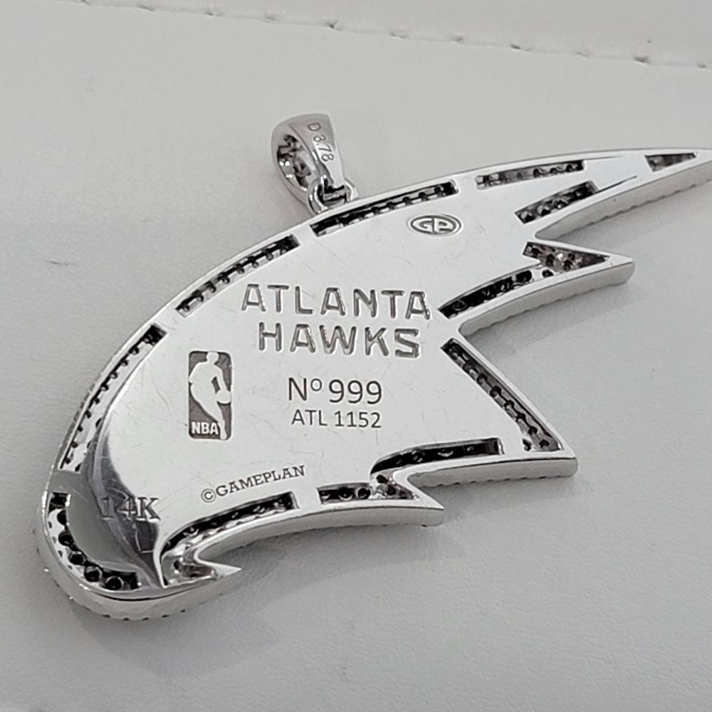 Ciondolo con diamante in oro massiccio 14k con licenza ufficiale NBA Atlanta Hawks di Gameplan in vendita 6
