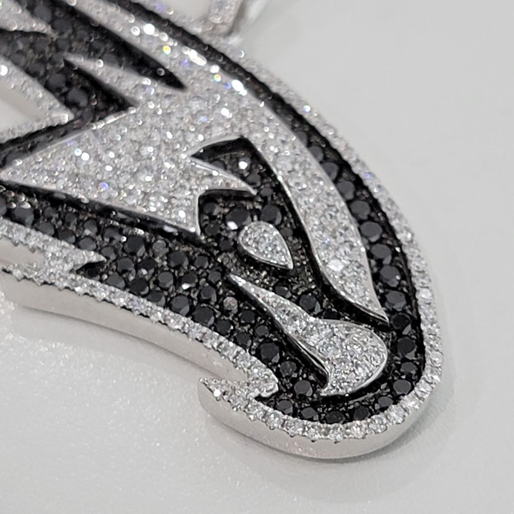 Ciondolo con diamante in oro massiccio 14k con licenza ufficiale NBA Atlanta Hawks di Gameplan In condizioni Nuovo in vendita a Beverly Hills, CA