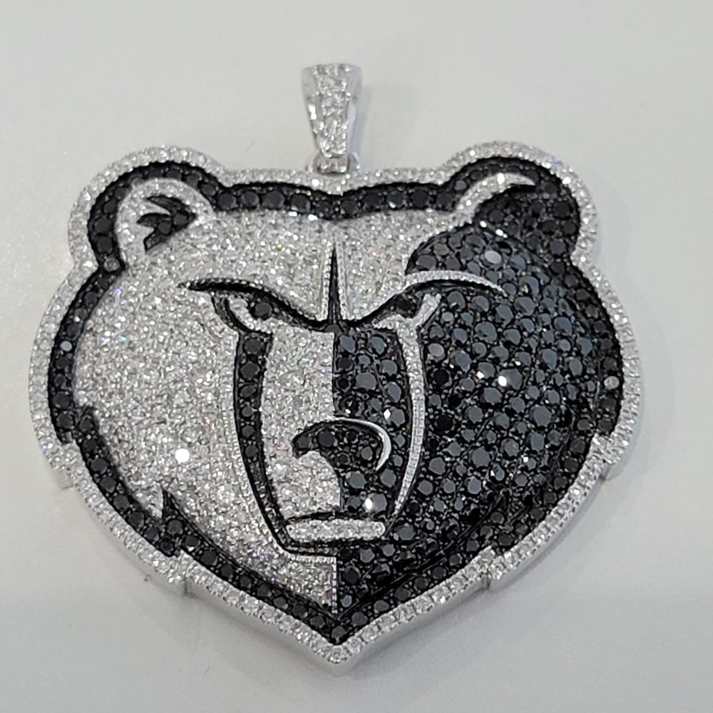  LA SÉLECTION DE MONTRES ET DE BIJOUX LA PLUS RAFFINÉE ET LA PLUS VARIÉE AU MONDE
DE BEVERLY HILLS, CALIFORNIE, USA
 
Description du pendentif

MARQUE : GAMEPLAN

MODÈLE : NBA, Memphis Grizzlies

PAYS DE FABRICATION : États-Unis

ANNÉE DE
