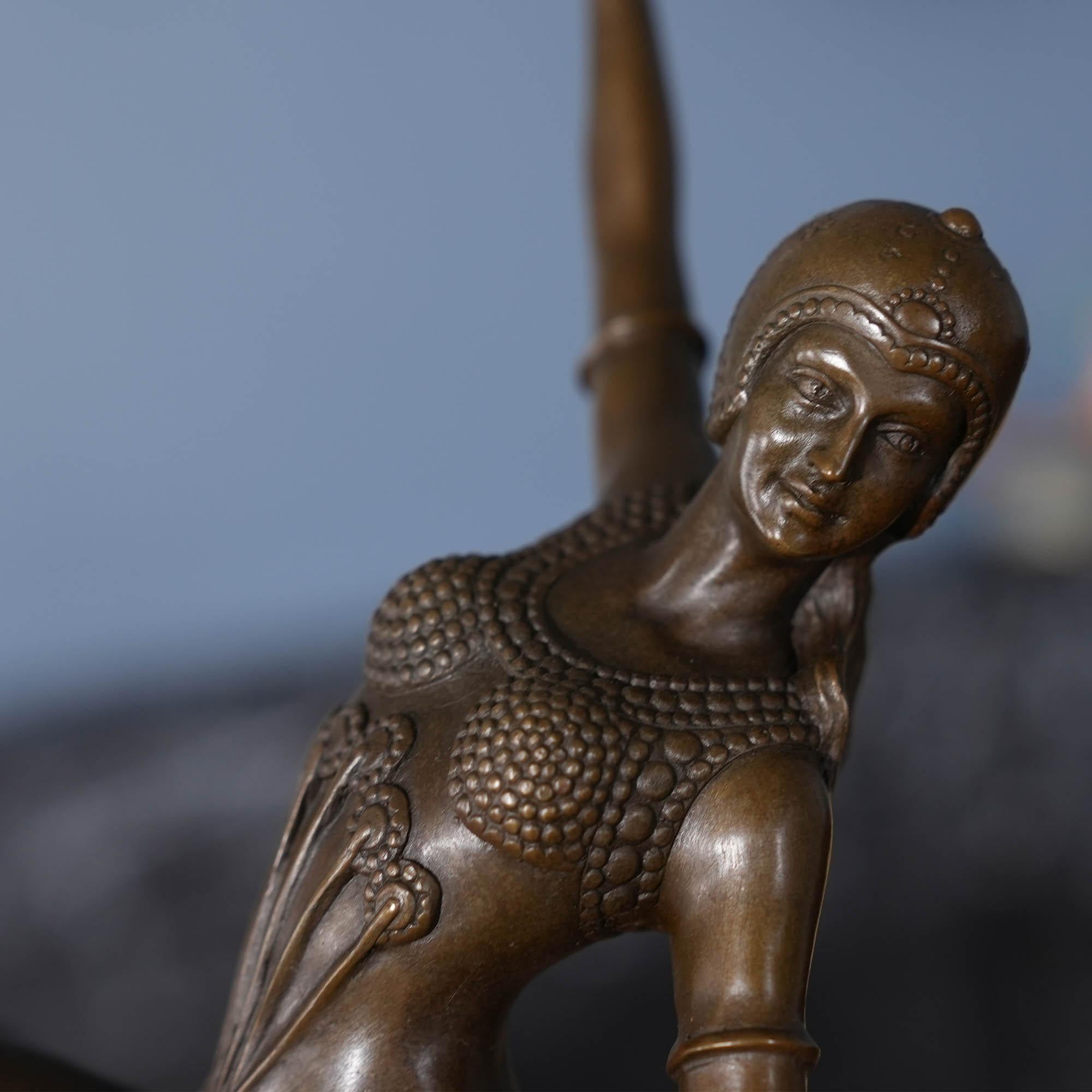 Intagliato a mano NBRHMN041 Ballerina in bronzo su base in marmo in vendita