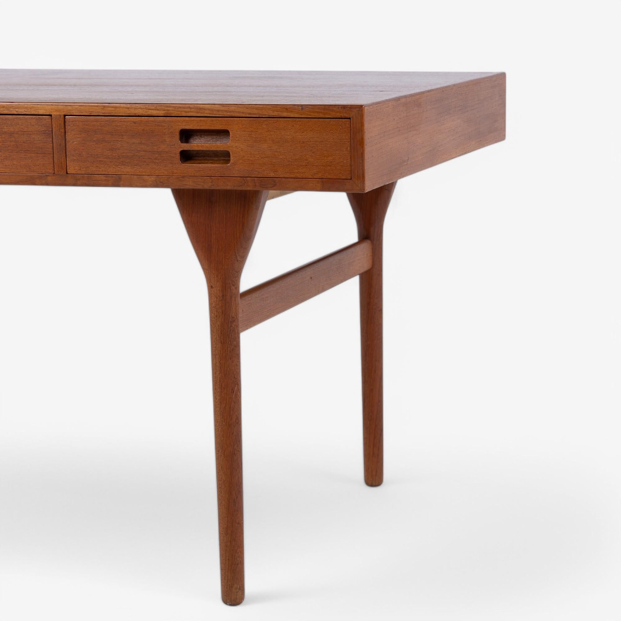 ND 93 - Desk in teak by Nanna Ditzel In Good Condition In Copenhagen, DK