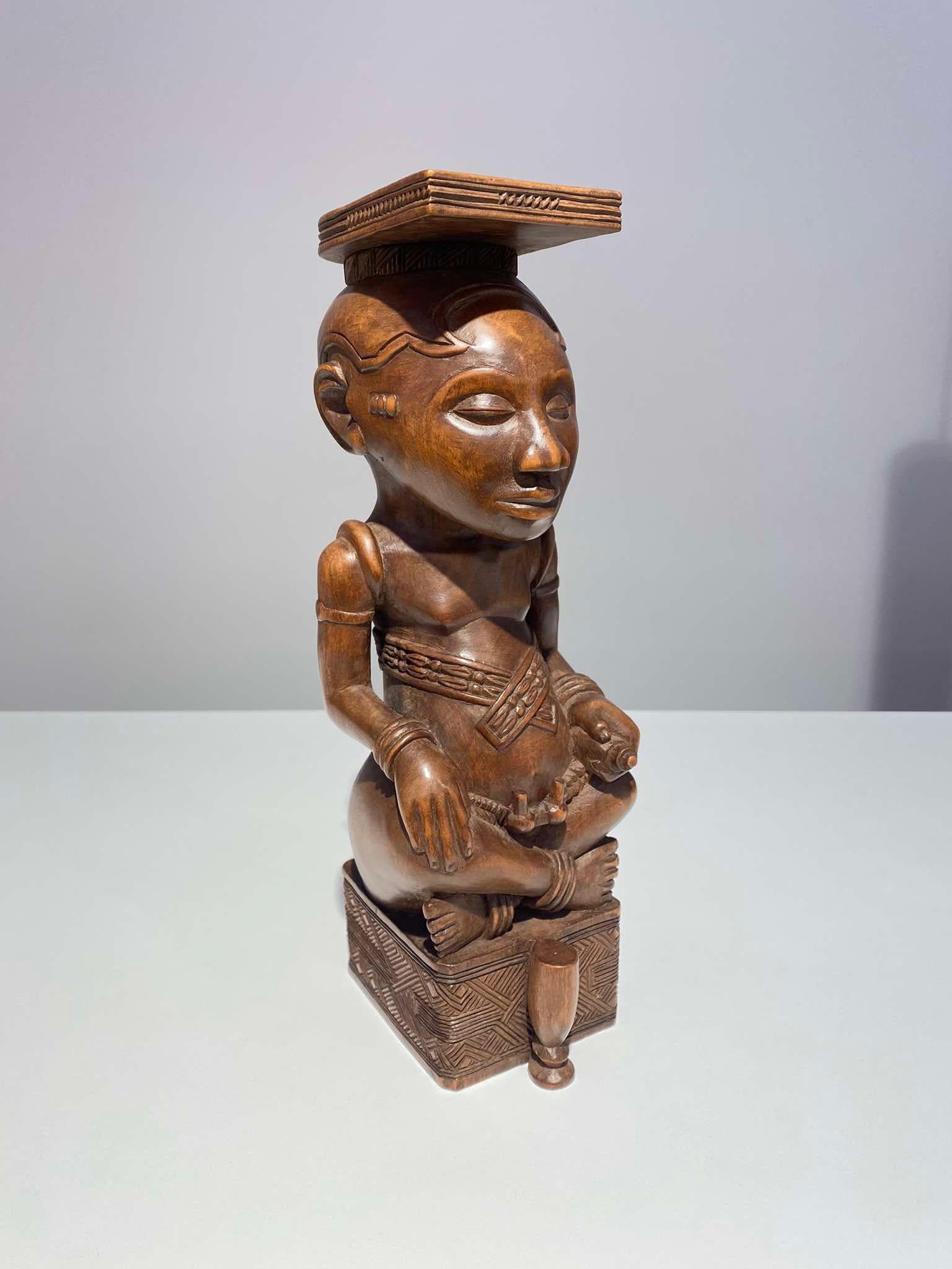 Statua di Ndop Kuba della tribù Kuba Ndengese Shoowa del Congo Kasaï Arte africana in vendita 8