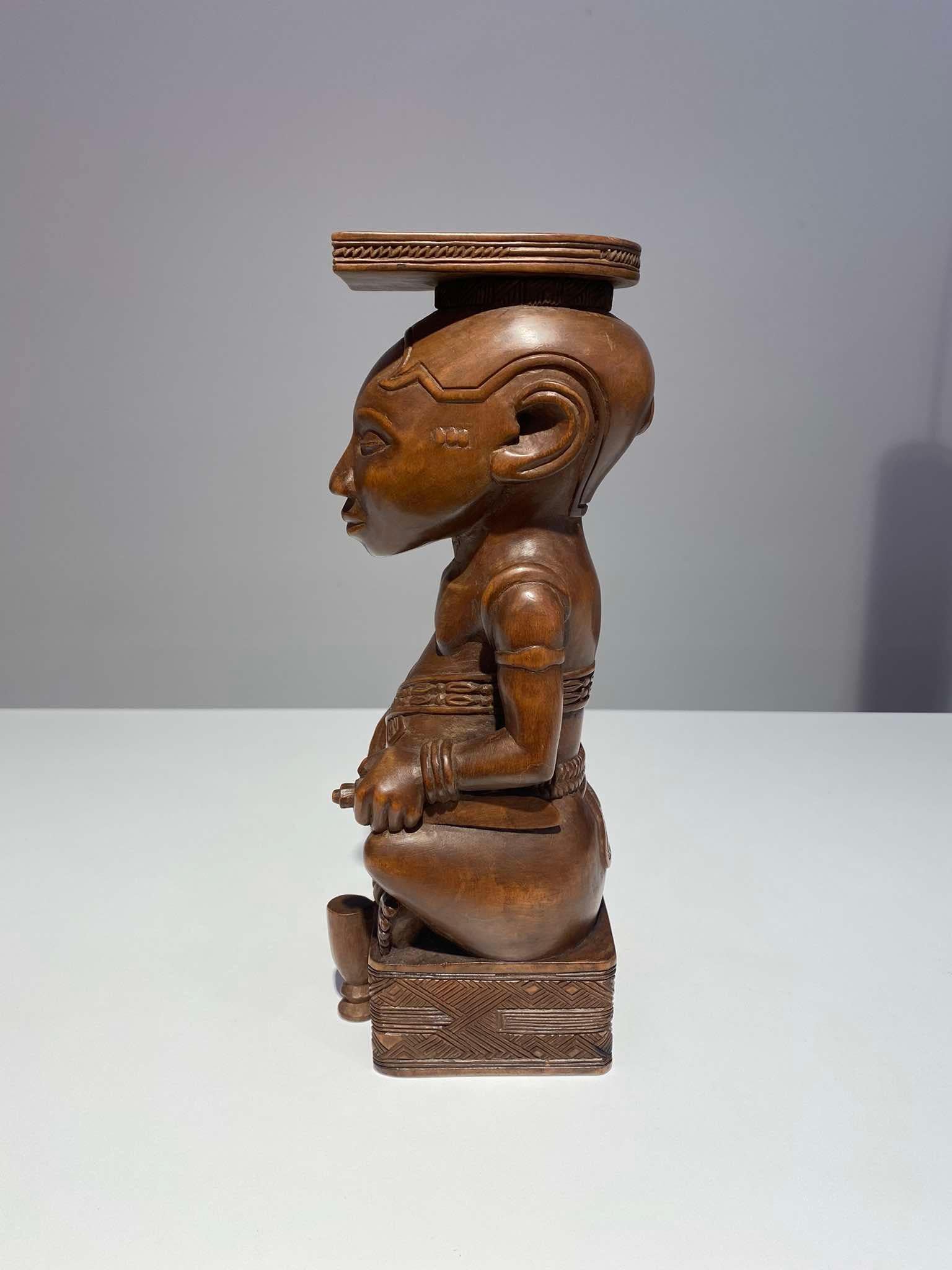 XX secolo Statua di Ndop Kuba della tribù Kuba Ndengese Shoowa del Congo Kasaï Arte africana in vendita