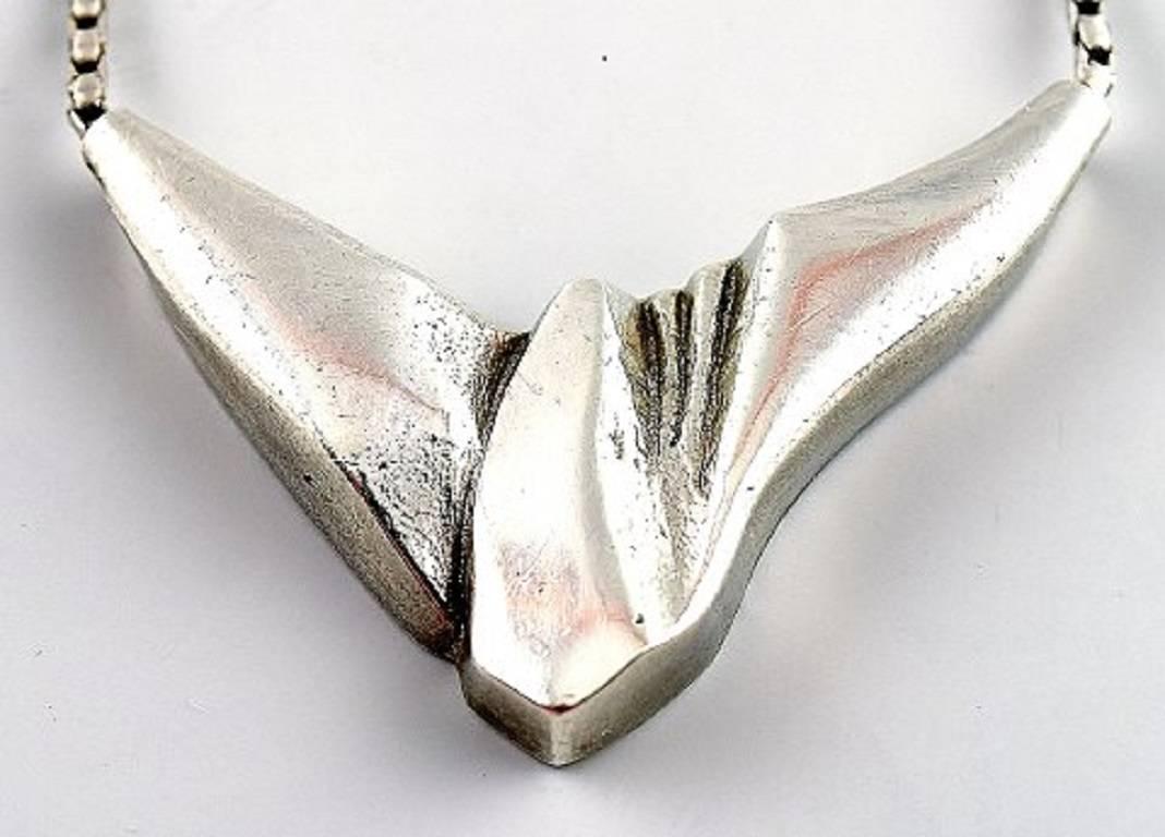 N.E. From, necklace, sterling silver.
Modern Danish design. App. 1970s.
Marked.
Length approx. 40 cm.
In perfect condition.