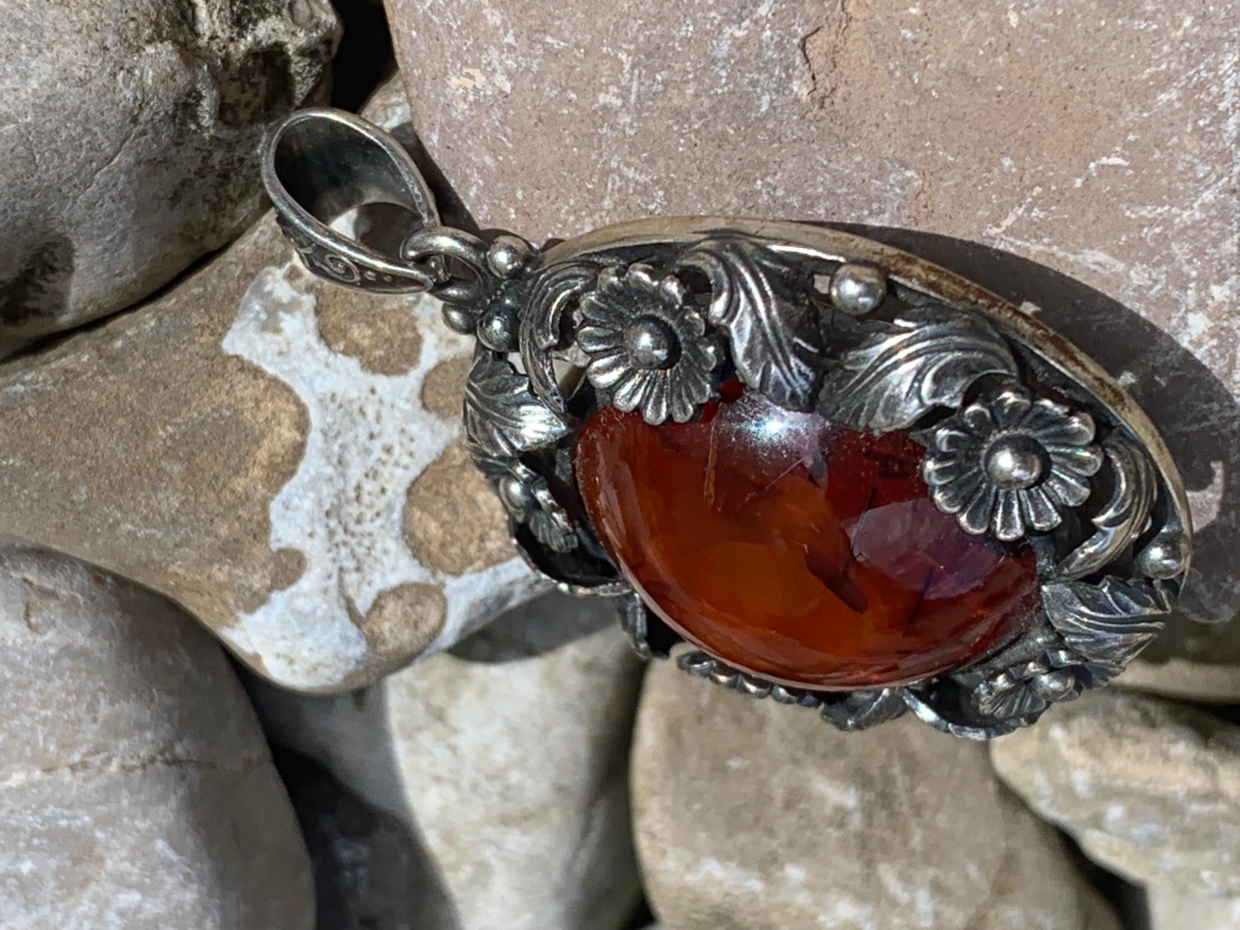 N.E. From Signed Sterling Silver Pendant Amber Cabochon Danish Silver Jewellery  In Good Condition For Sale In Munich, Bavaria