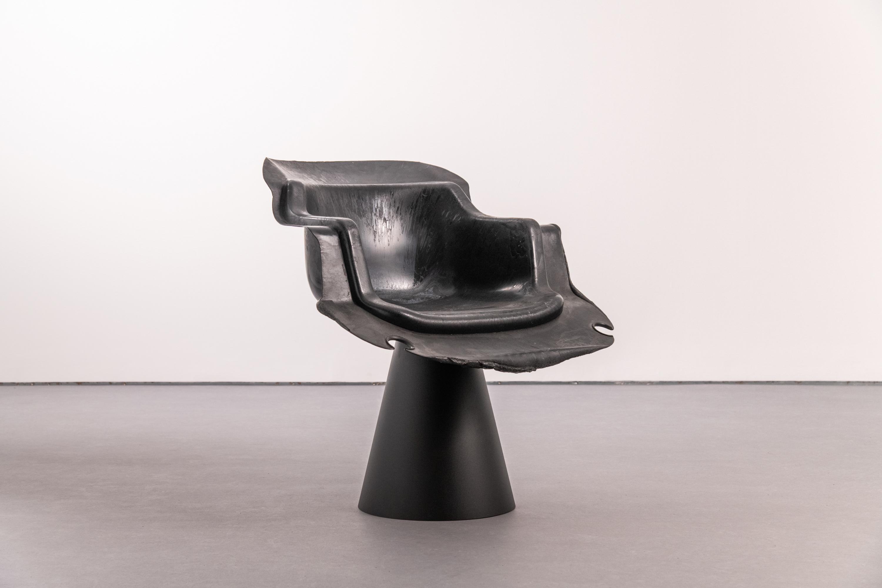 Moulage Fauteuil NE03 - Pièce de collection contemporaine unique en plastique recyclé noir en vente