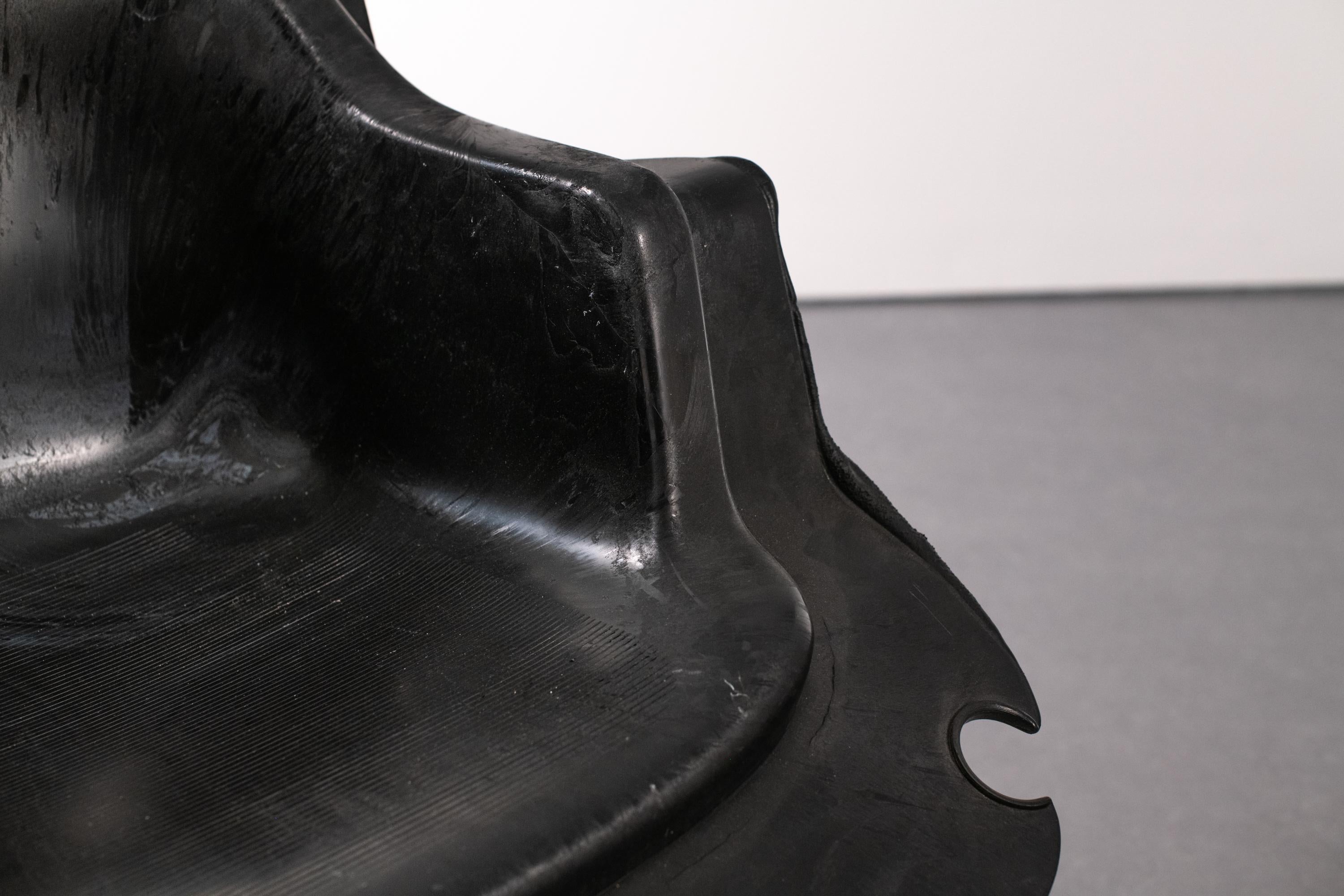 XXIe siècle et contemporain Fauteuil NE03 - Pièce de collection contemporaine unique en plastique recyclé noir en vente