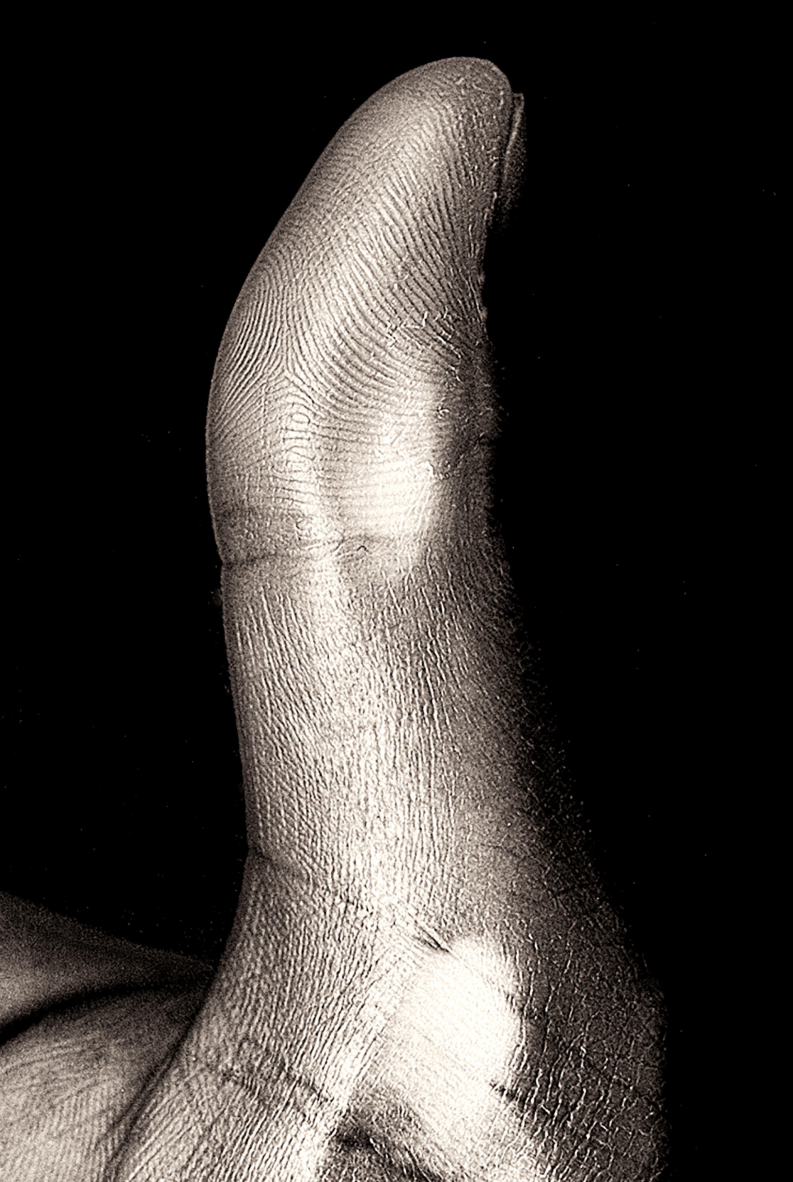 7 de julio de 1969 - Impresión fotográfica contemporánea en blanco y negro firmada - Black and White Photograph Negro de Neal Panton