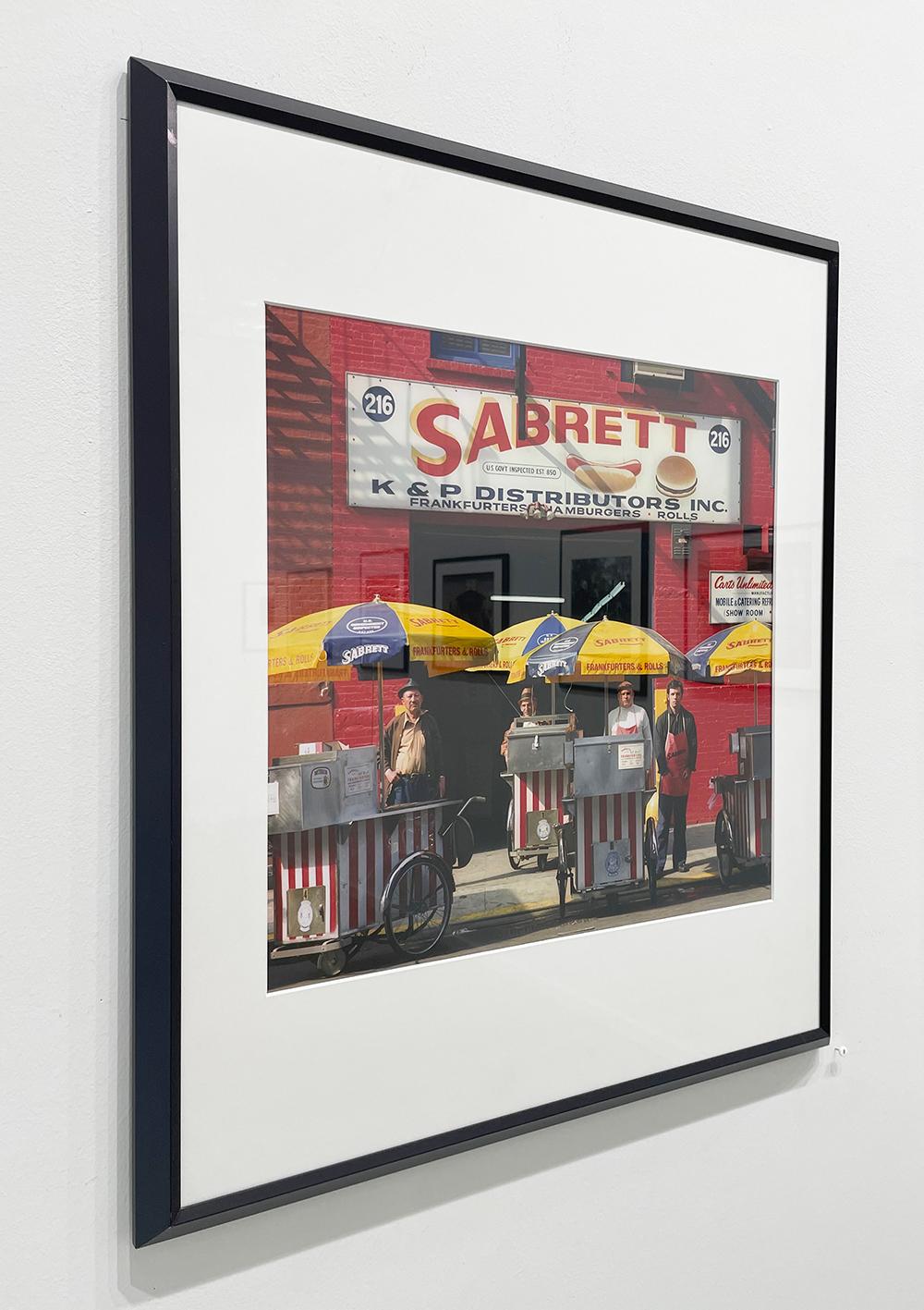 Sabrett Hot Dog Vendors / Hauptsitz, Sabrett Frankfurter Sabrett Frankfurter, New York, N.Y. (Zeitgenössisch), Photograph, von Neal Slavin