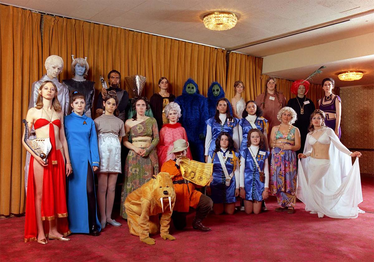 Color Photograph de Neal Slavin - Convención Star Trek - Retrato de grupo en color, disfraces, ciencia ficción, extraterrestre